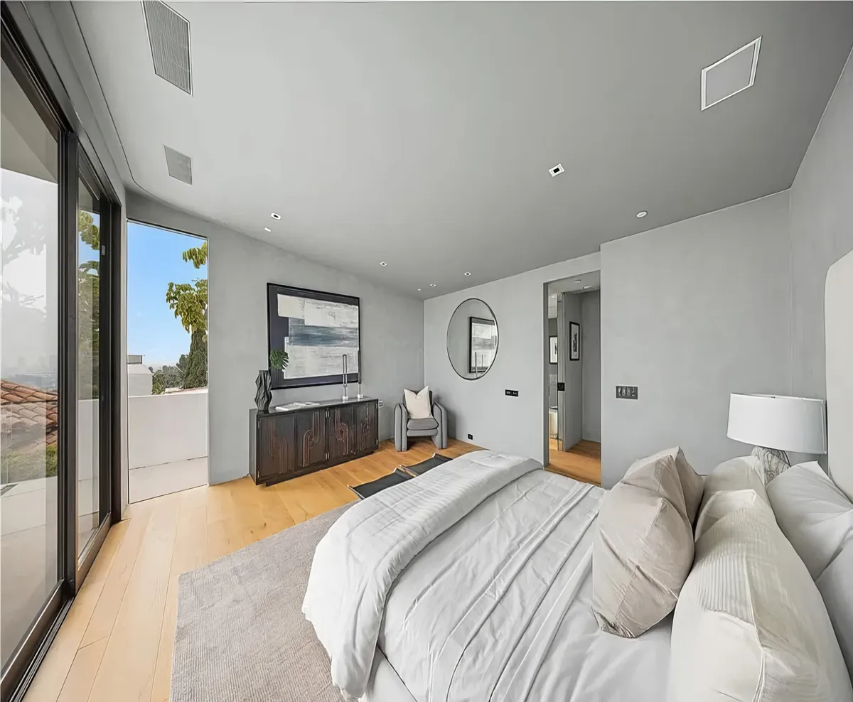 Wander Hollywood Hills Estate #26