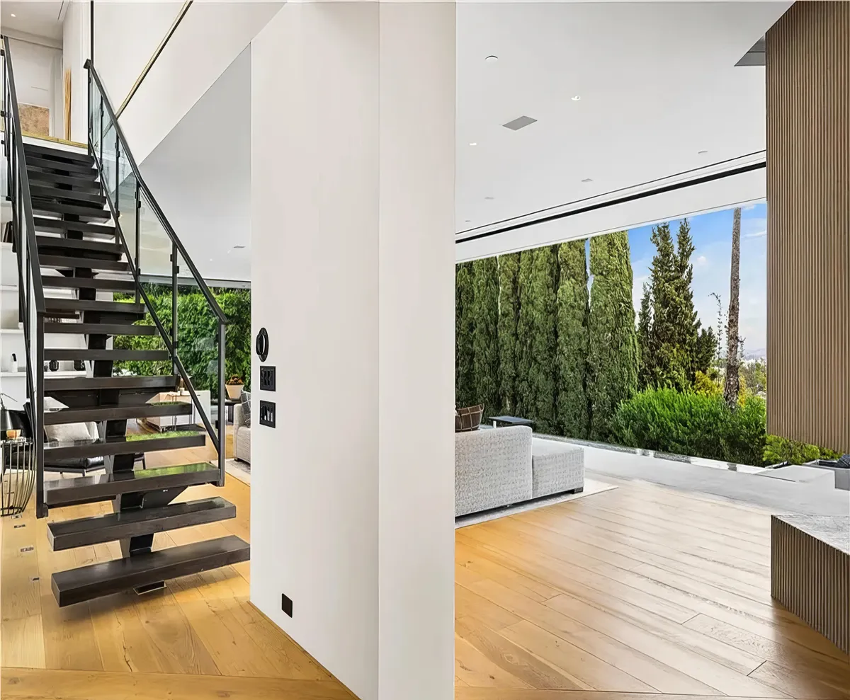 Wander Hollywood Hills Estate #15