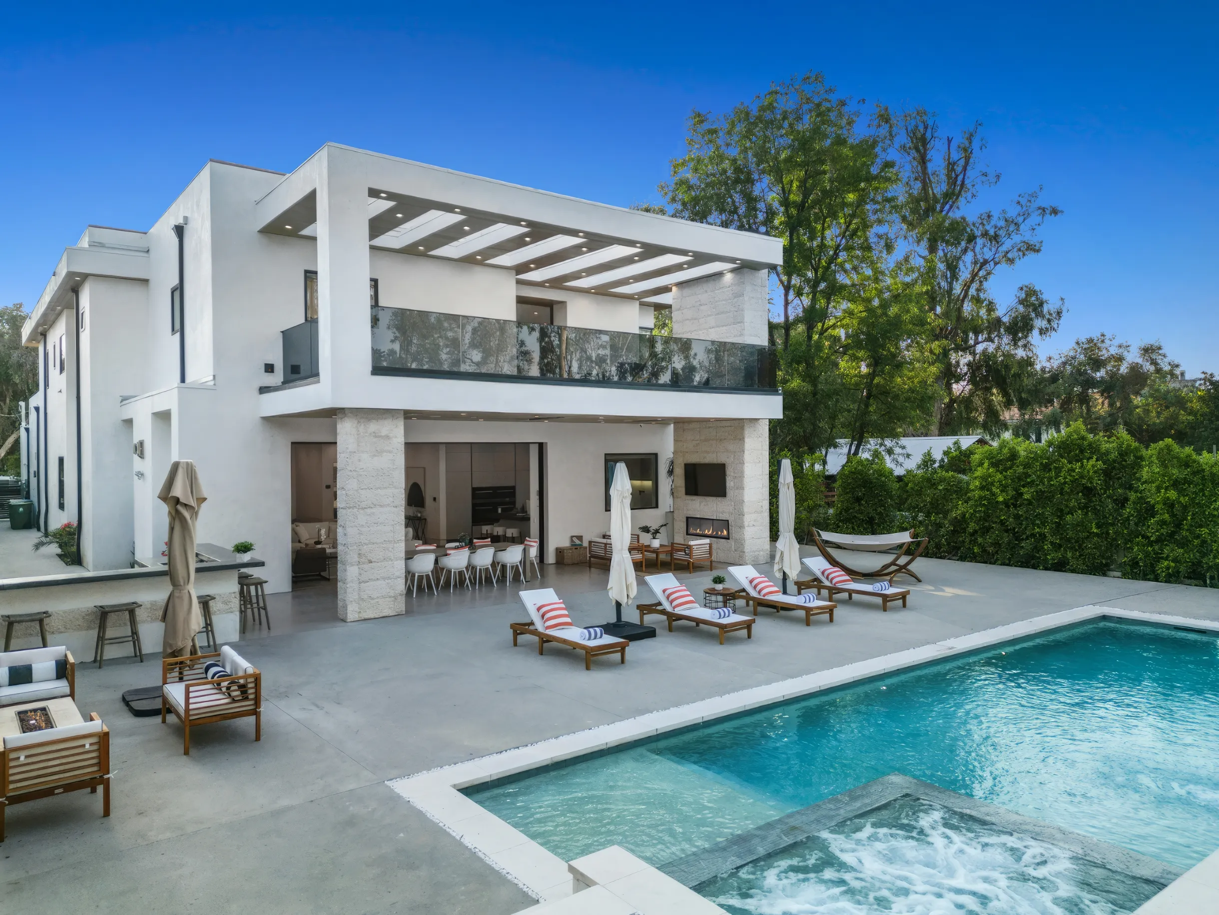 Wander Tarzana Modern #37