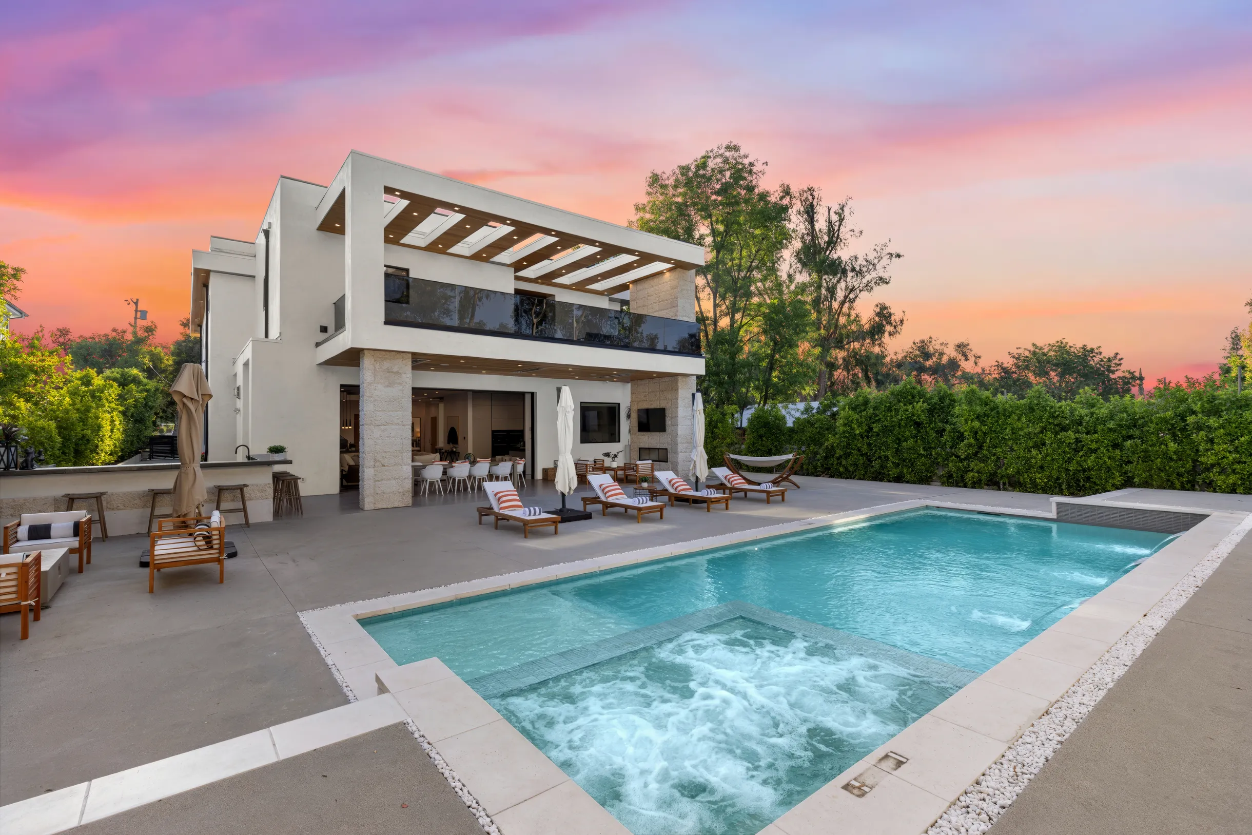 Wander Tarzana Modern #16