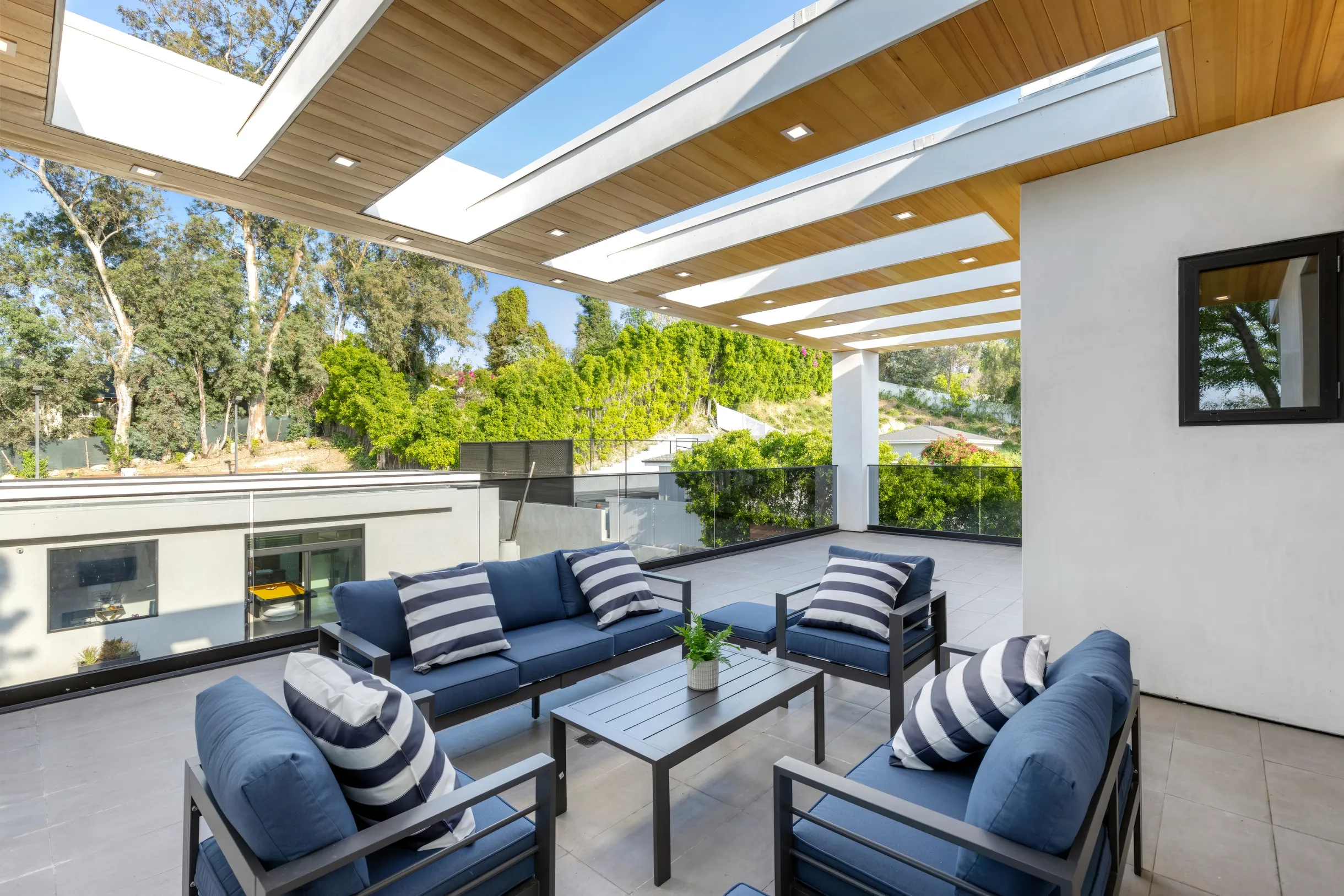 Wander Tarzana Modern #18