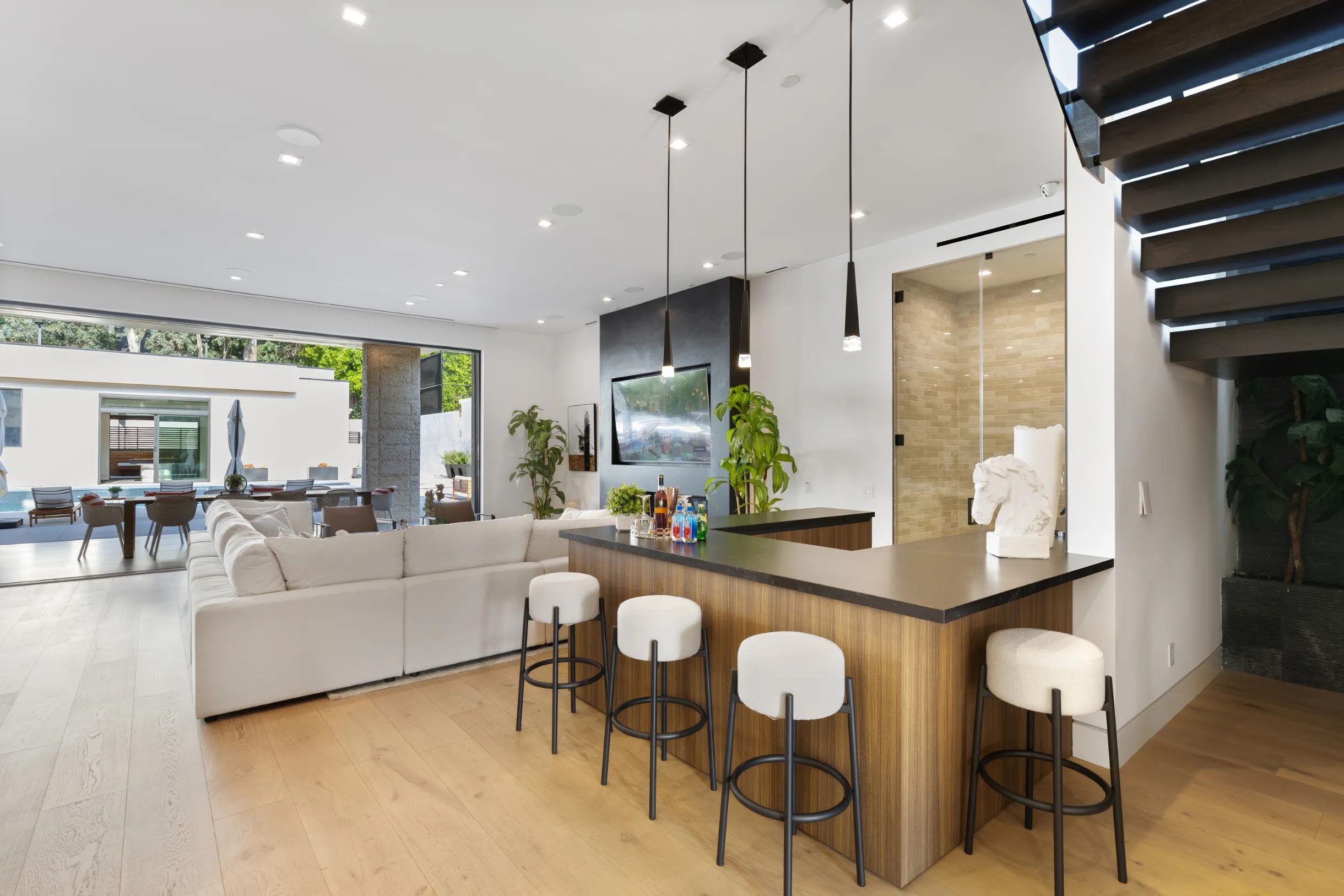 Wander Tarzana Modern #46