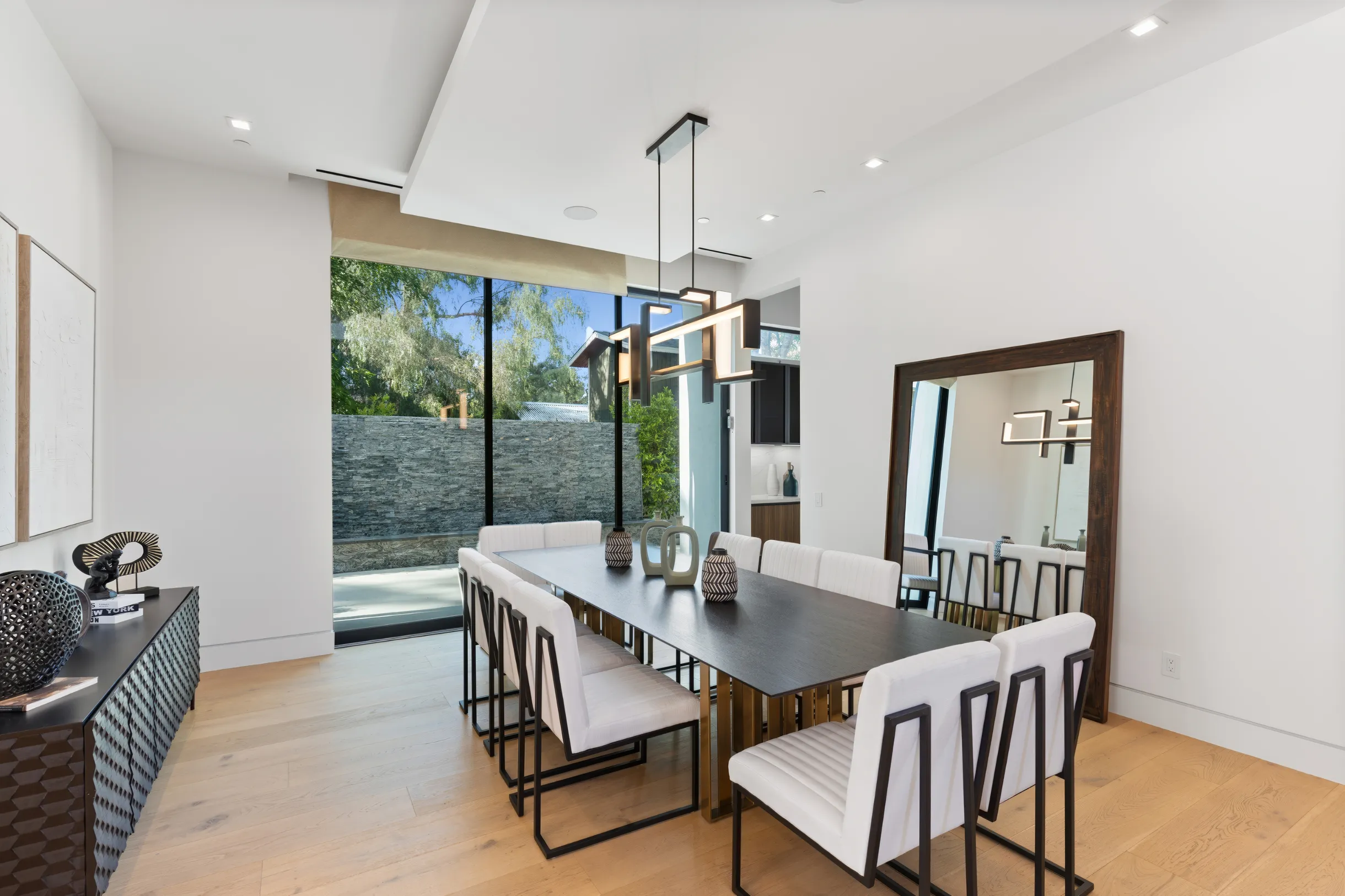 Wander Tarzana Modern #8