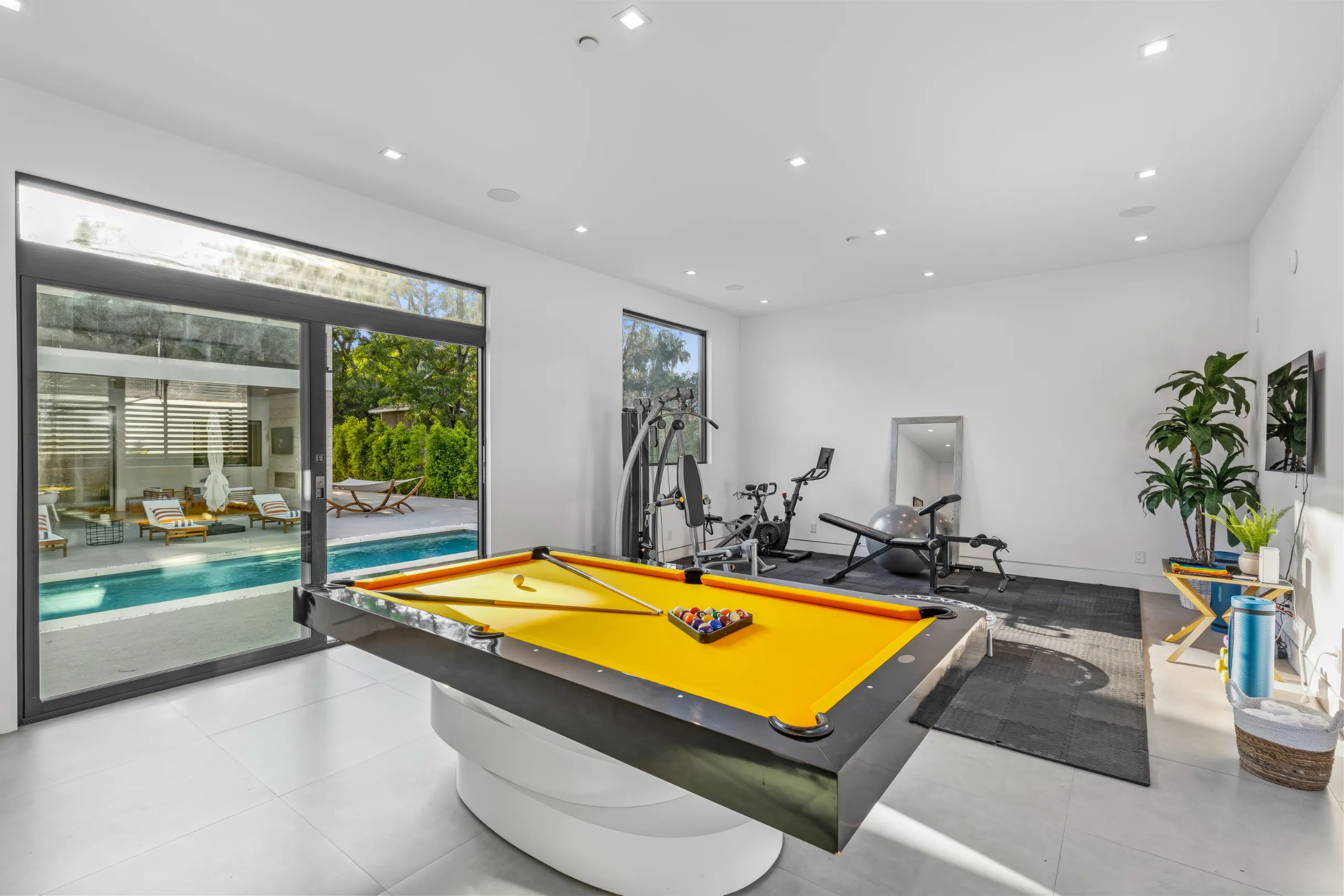 Wander Tarzana Modern #11