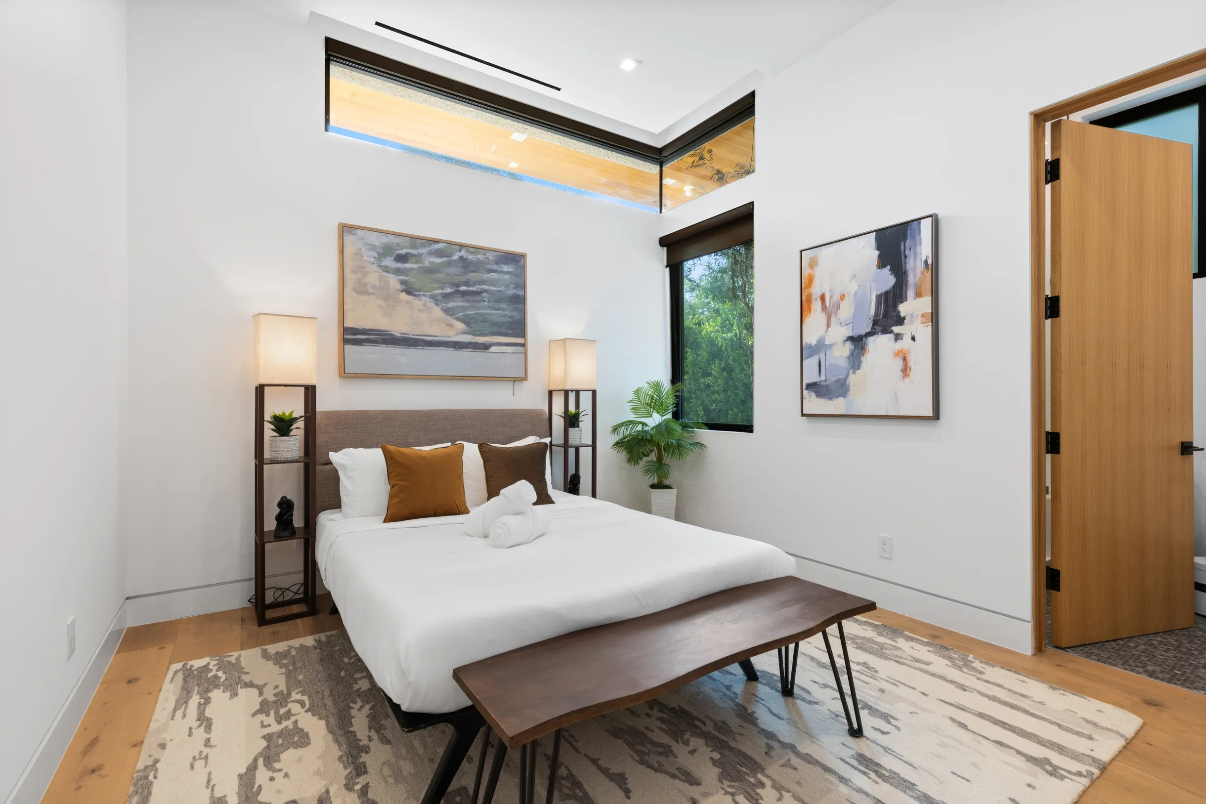 Wander Tarzana Modern #33