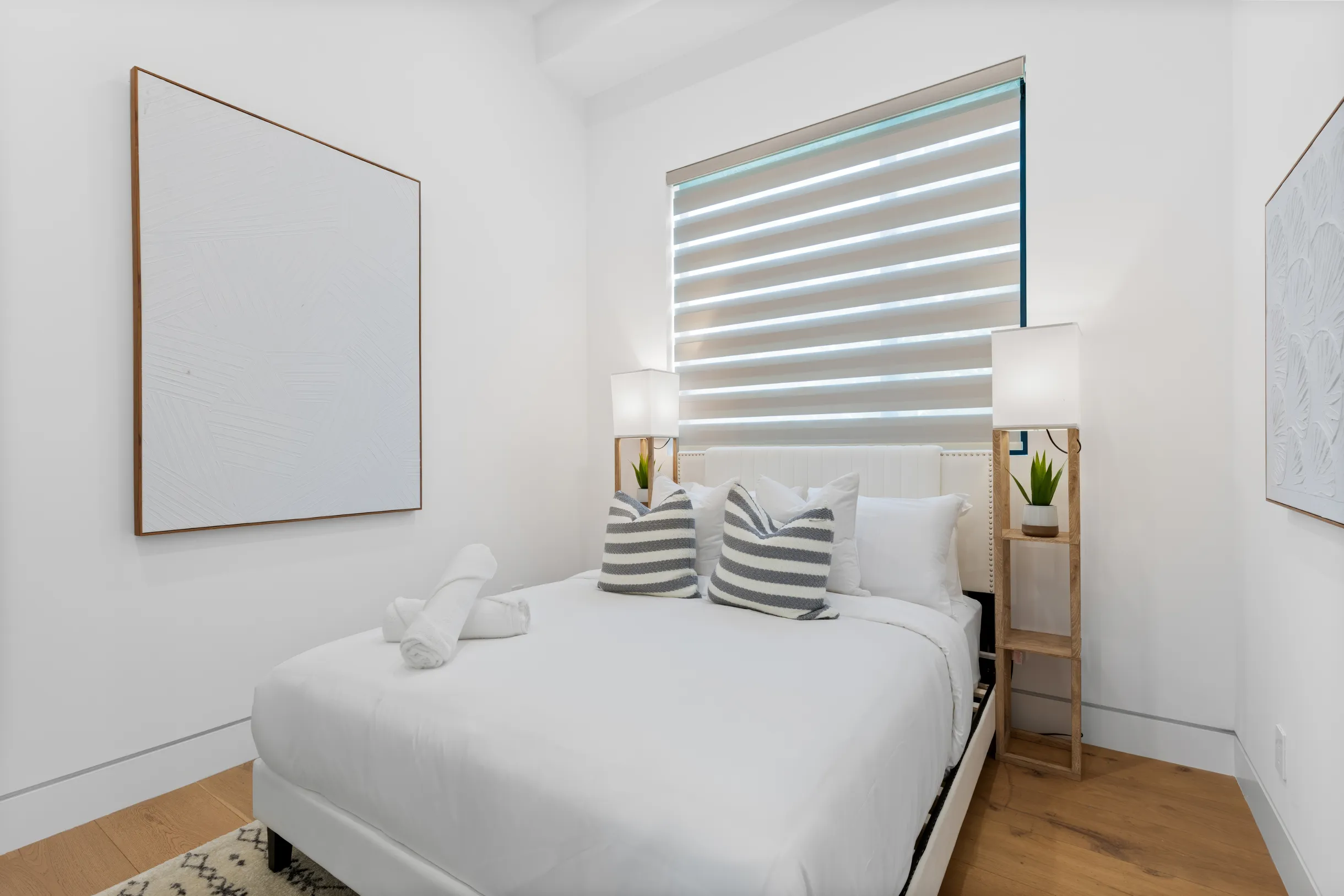 Wander Tarzana Modern #34