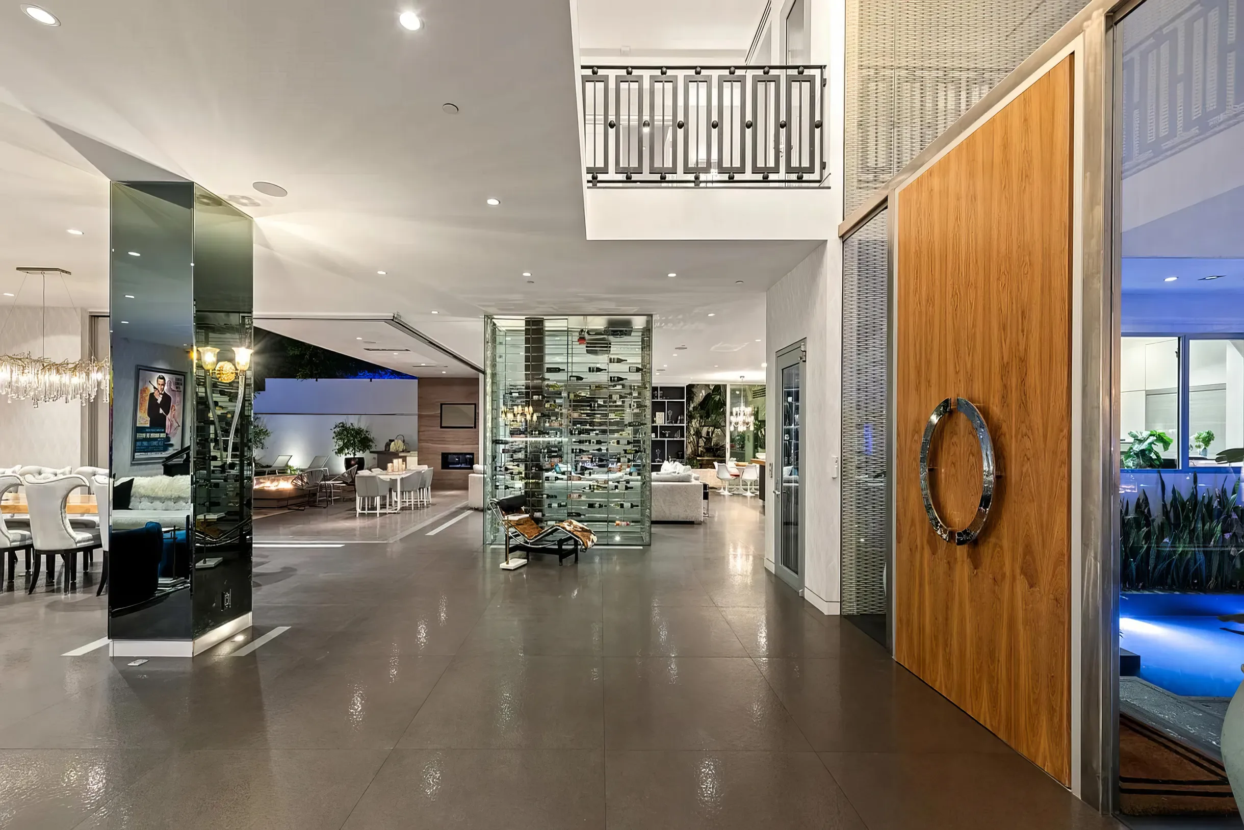 Wander West Hollywood Royale #32