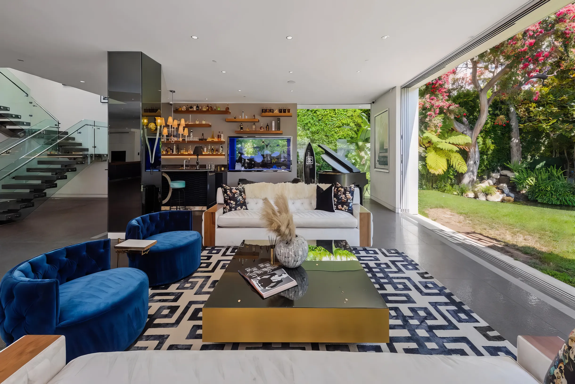 Wander West Hollywood Royale #56