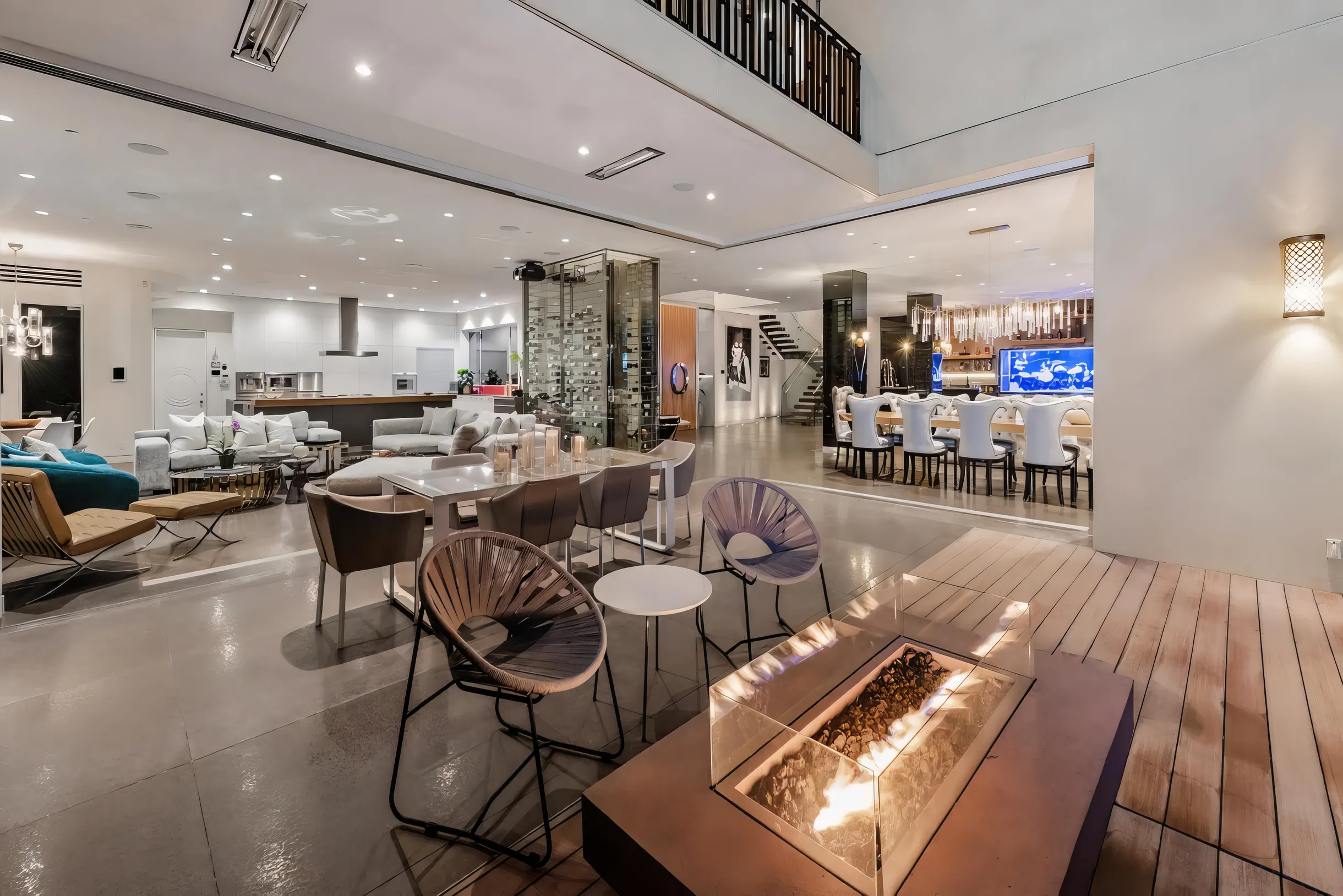 Wander West Hollywood Royale #33