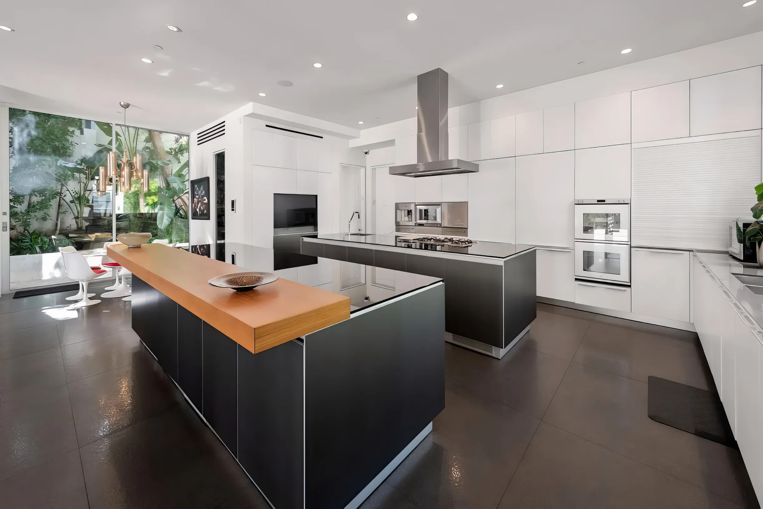 Wander West Hollywood Royale #43