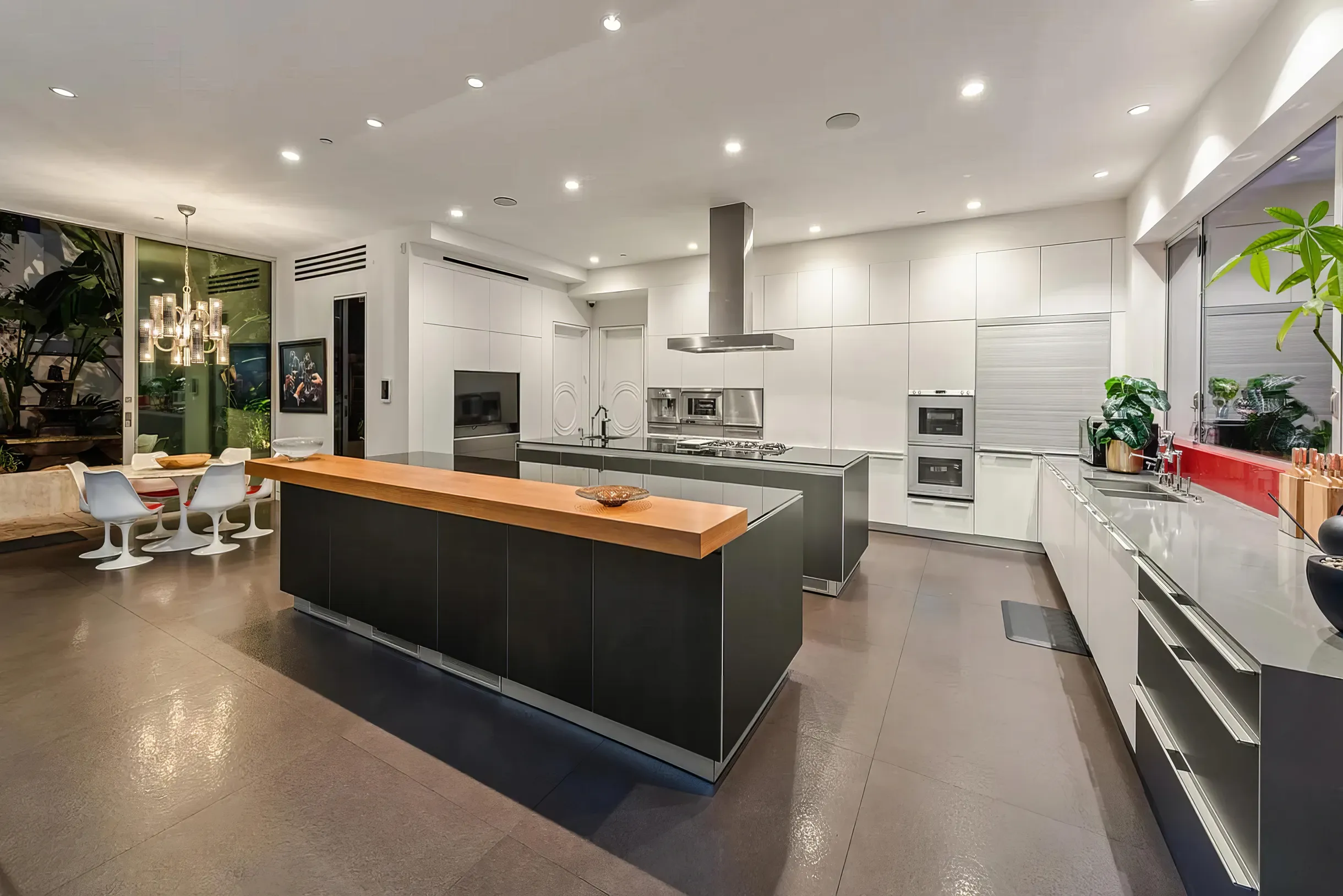 Wander West Hollywood Royale #51