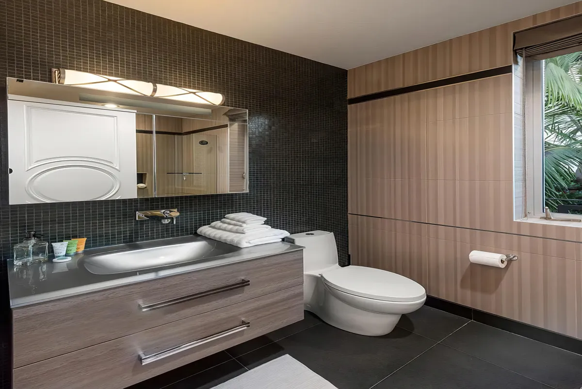 Wander West Hollywood Royale