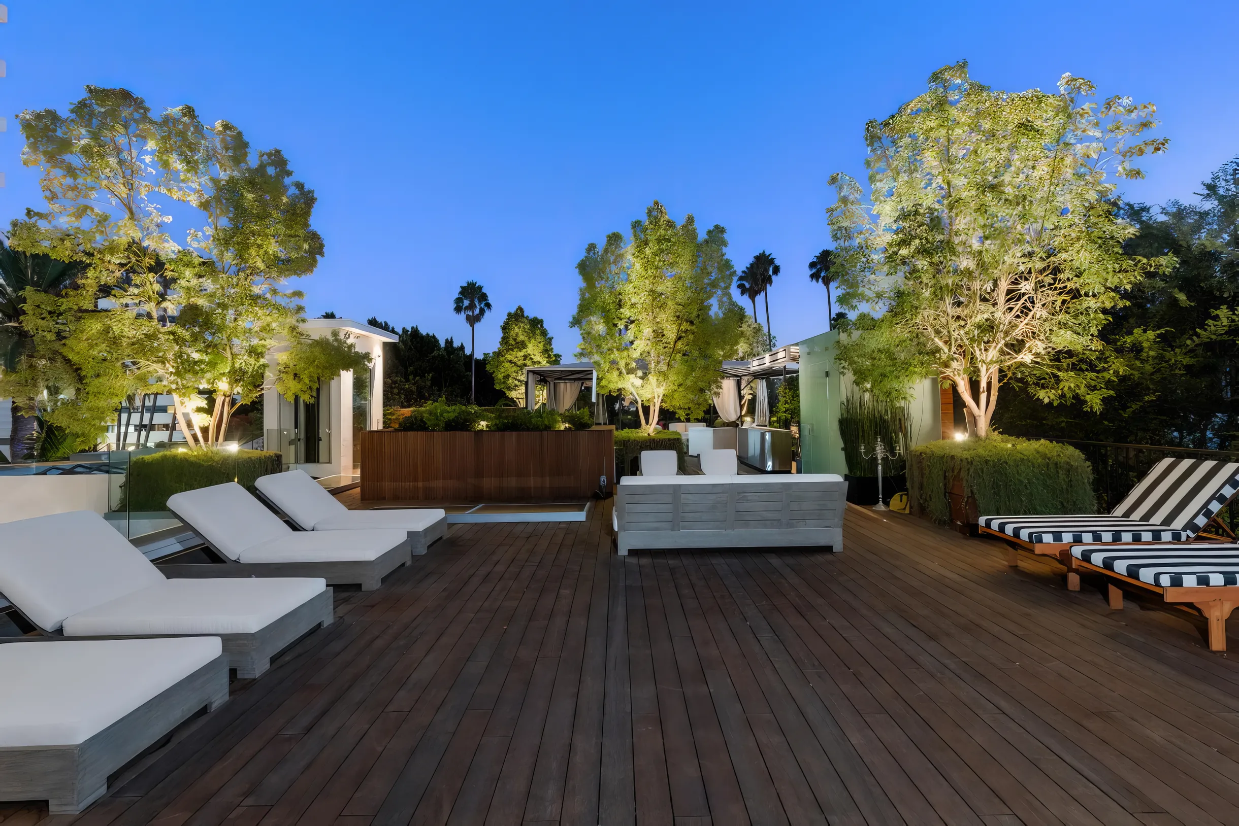 Wander West Hollywood Royale #53