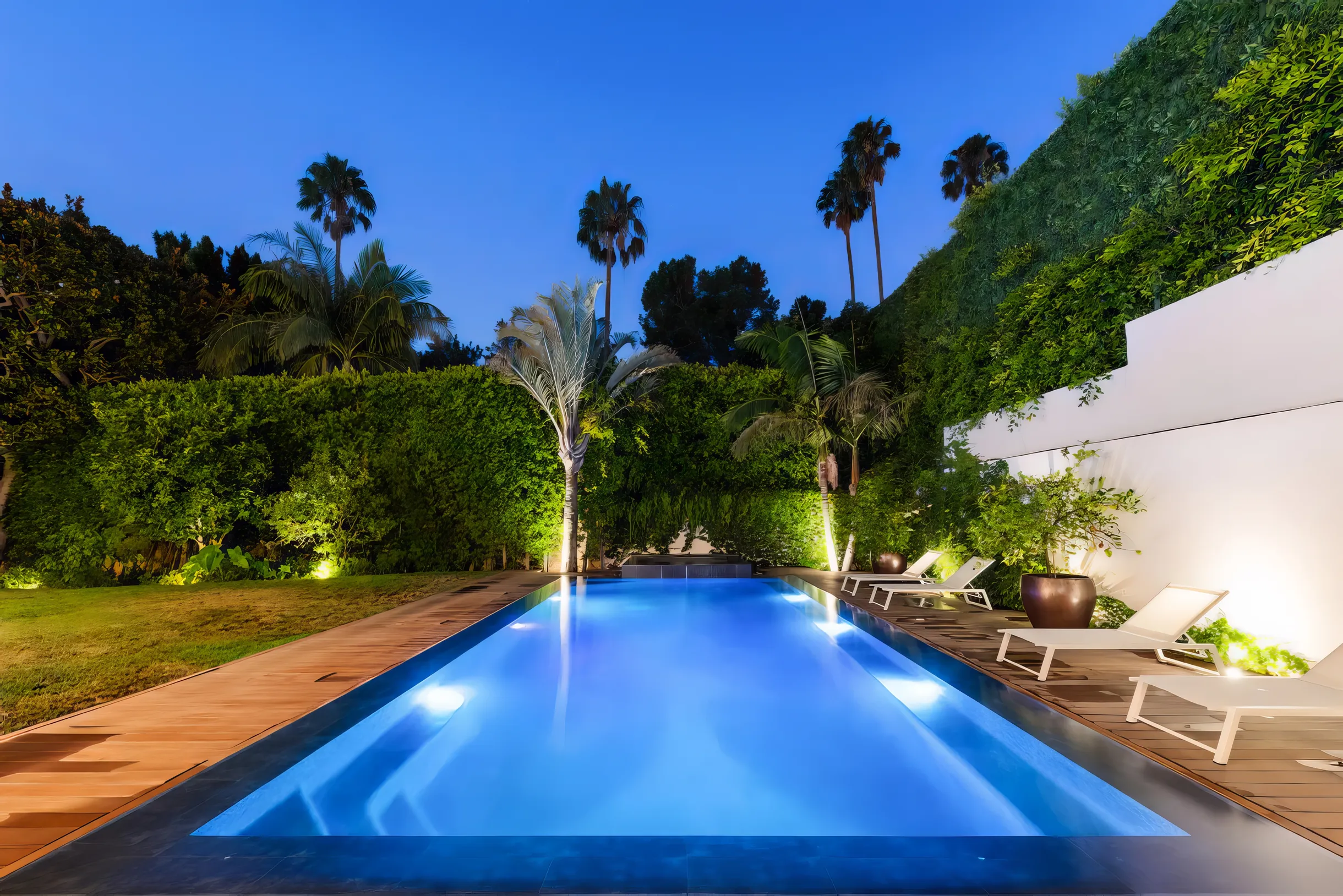 Wander West Hollywood Royale #2