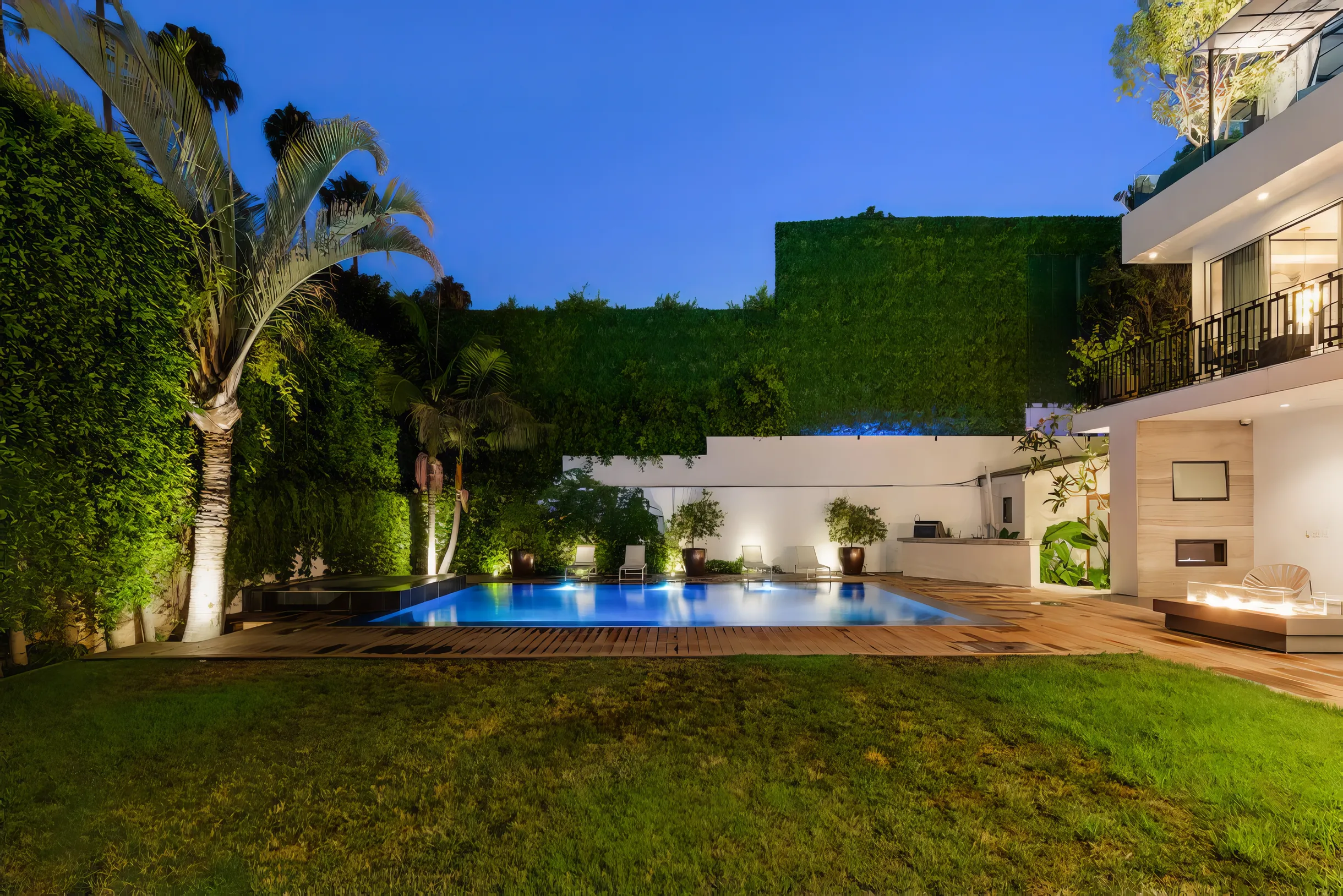 Wander West Hollywood Royale #40