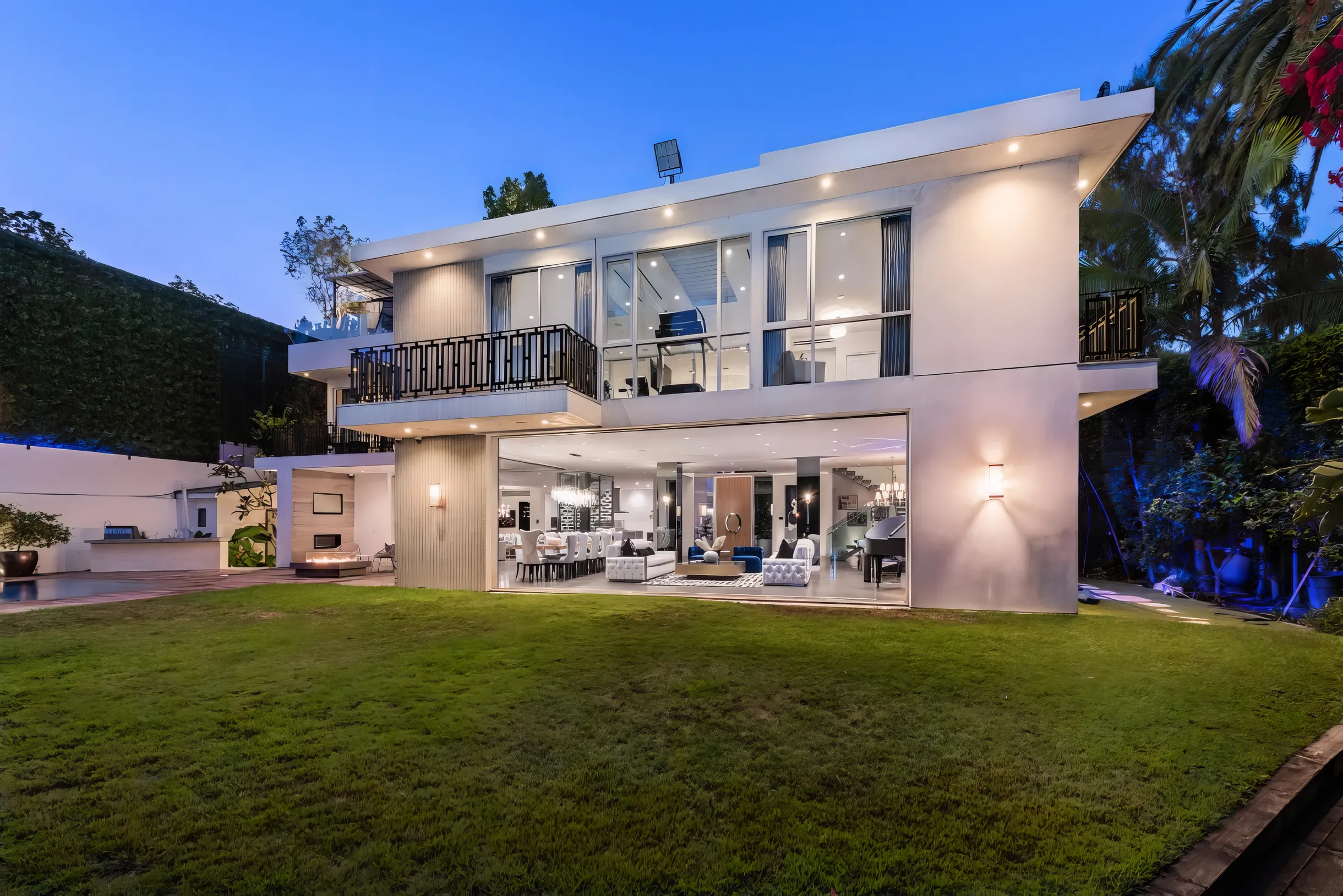 Wander West Hollywood Royale #55