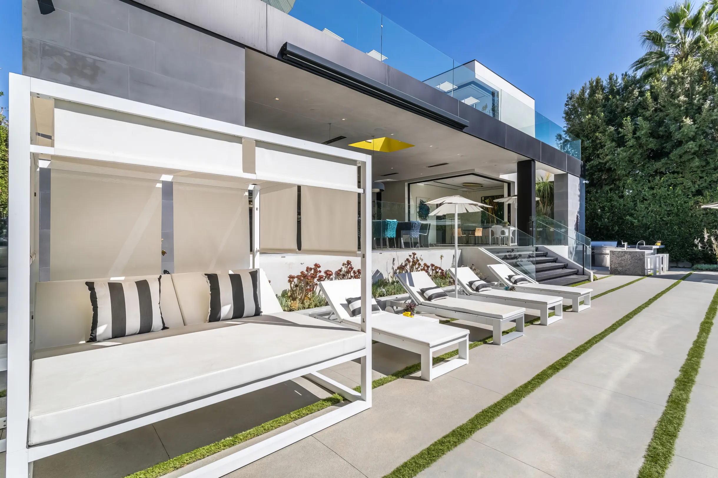 Wander Beverly Hills Golden #46