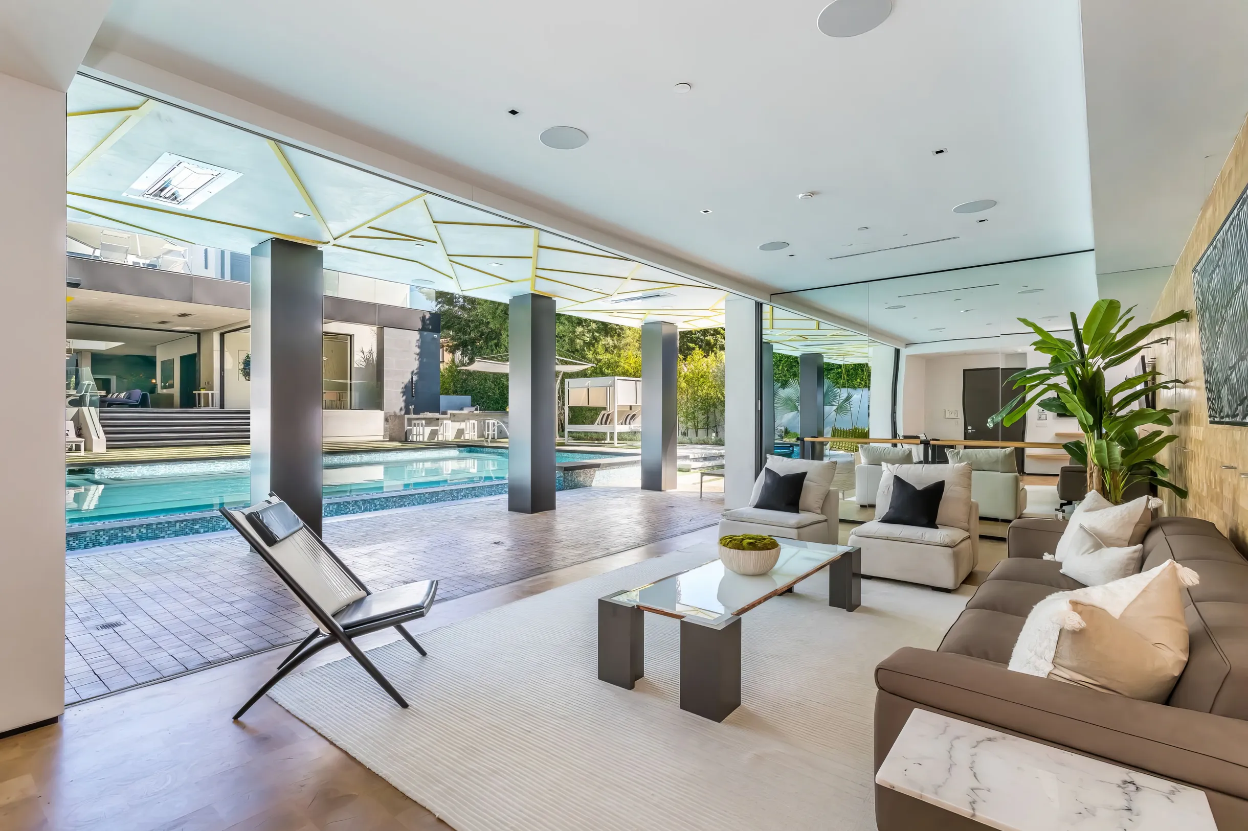 Wander Beverly Hills Golden #47