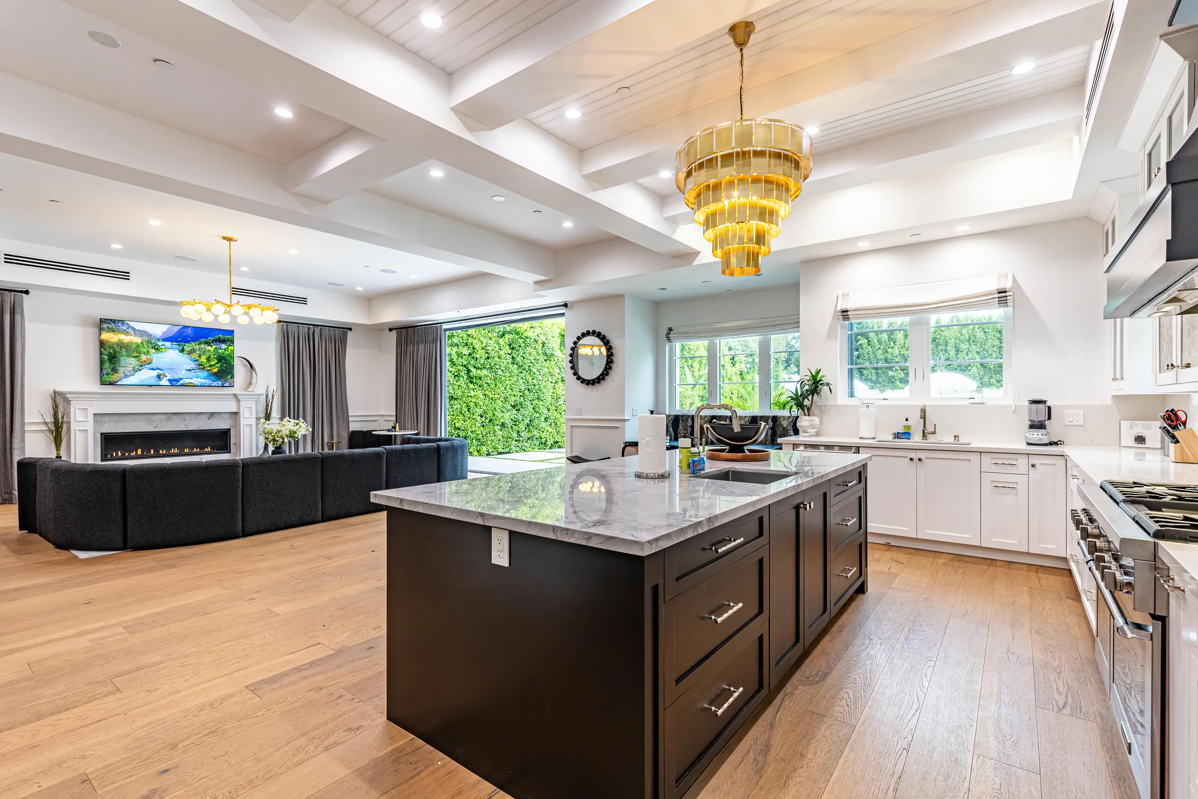 Wander Tarzana Retreat #27