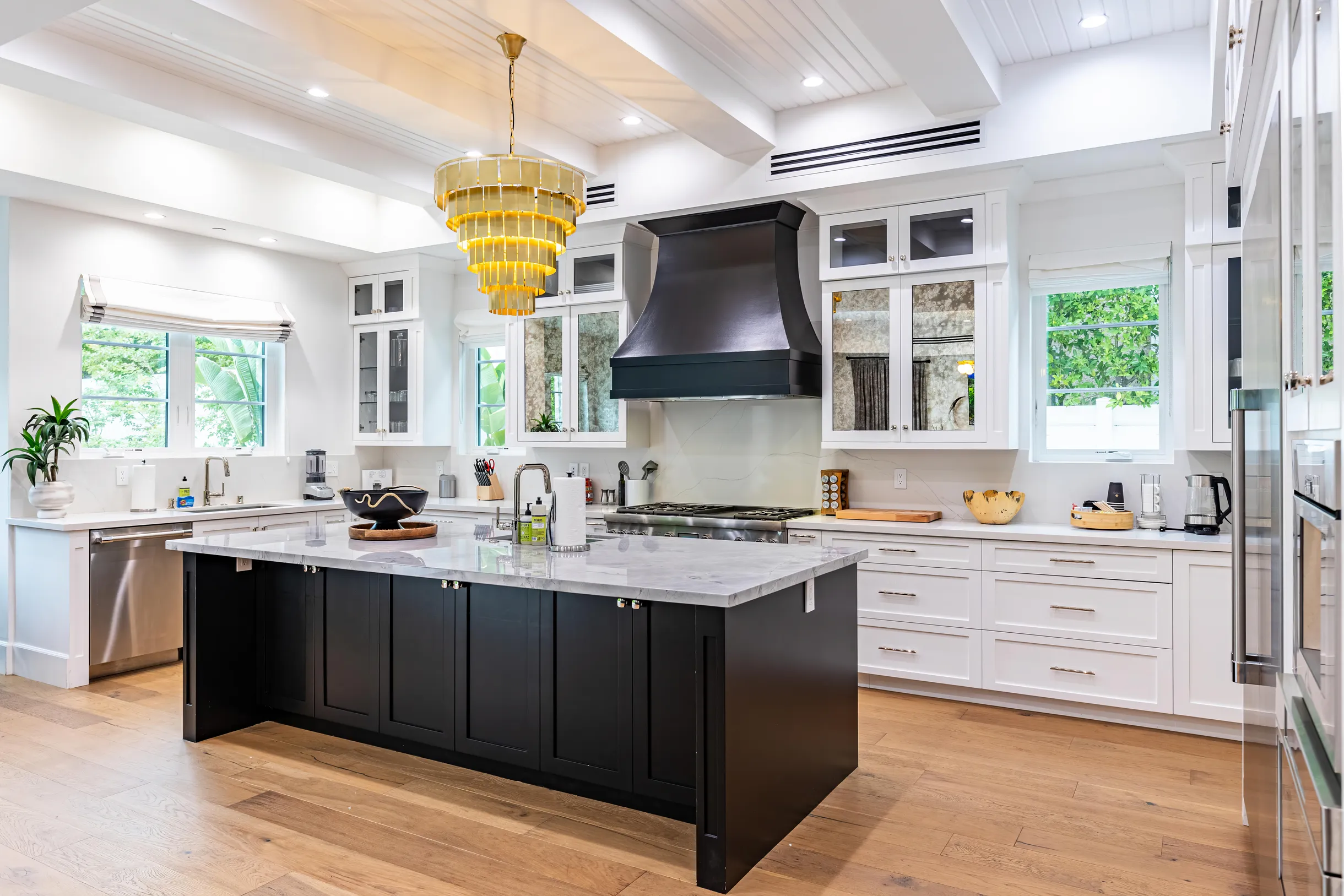 Wander Tarzana Retreat #44