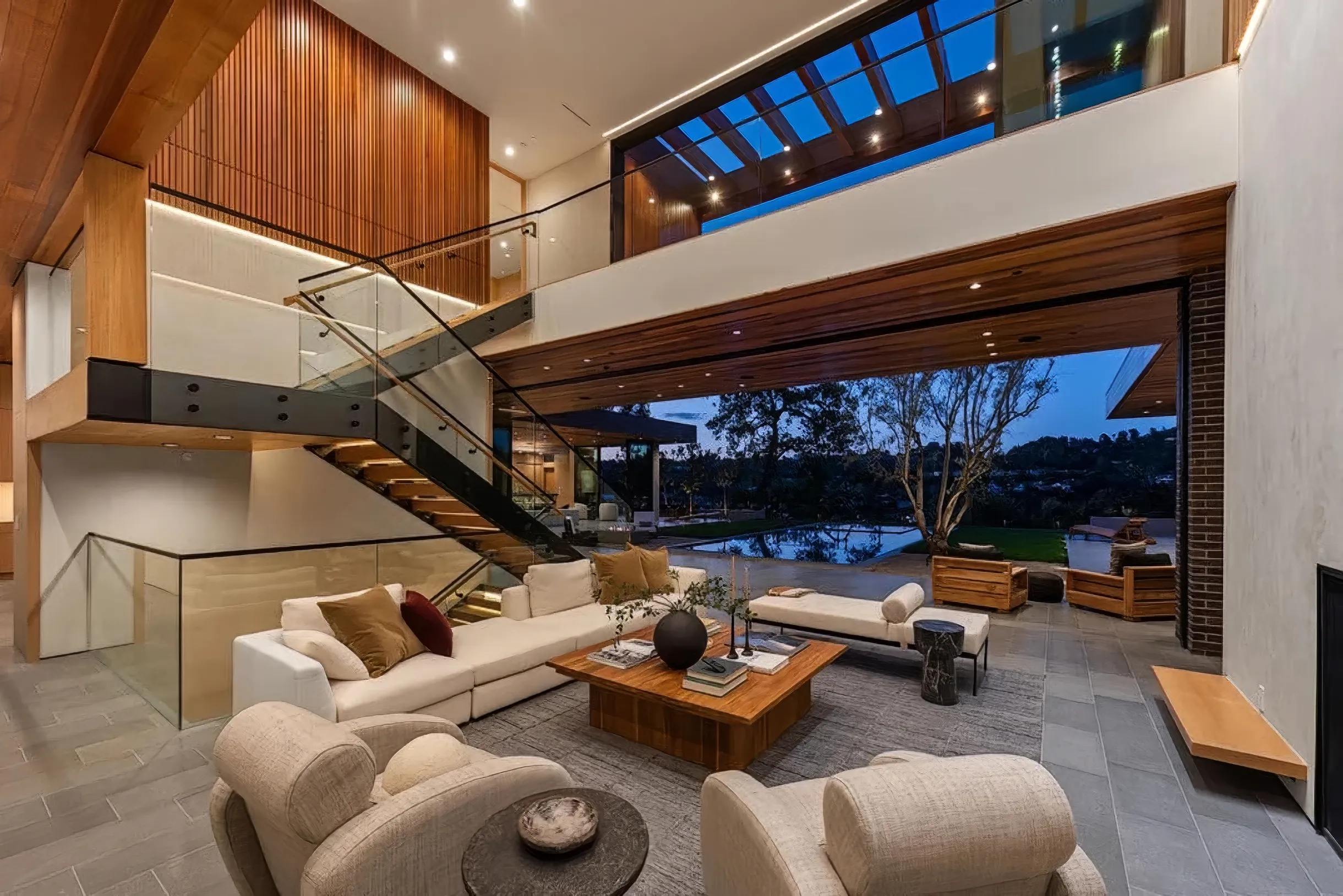 Wander Beverly Hills Oak #16