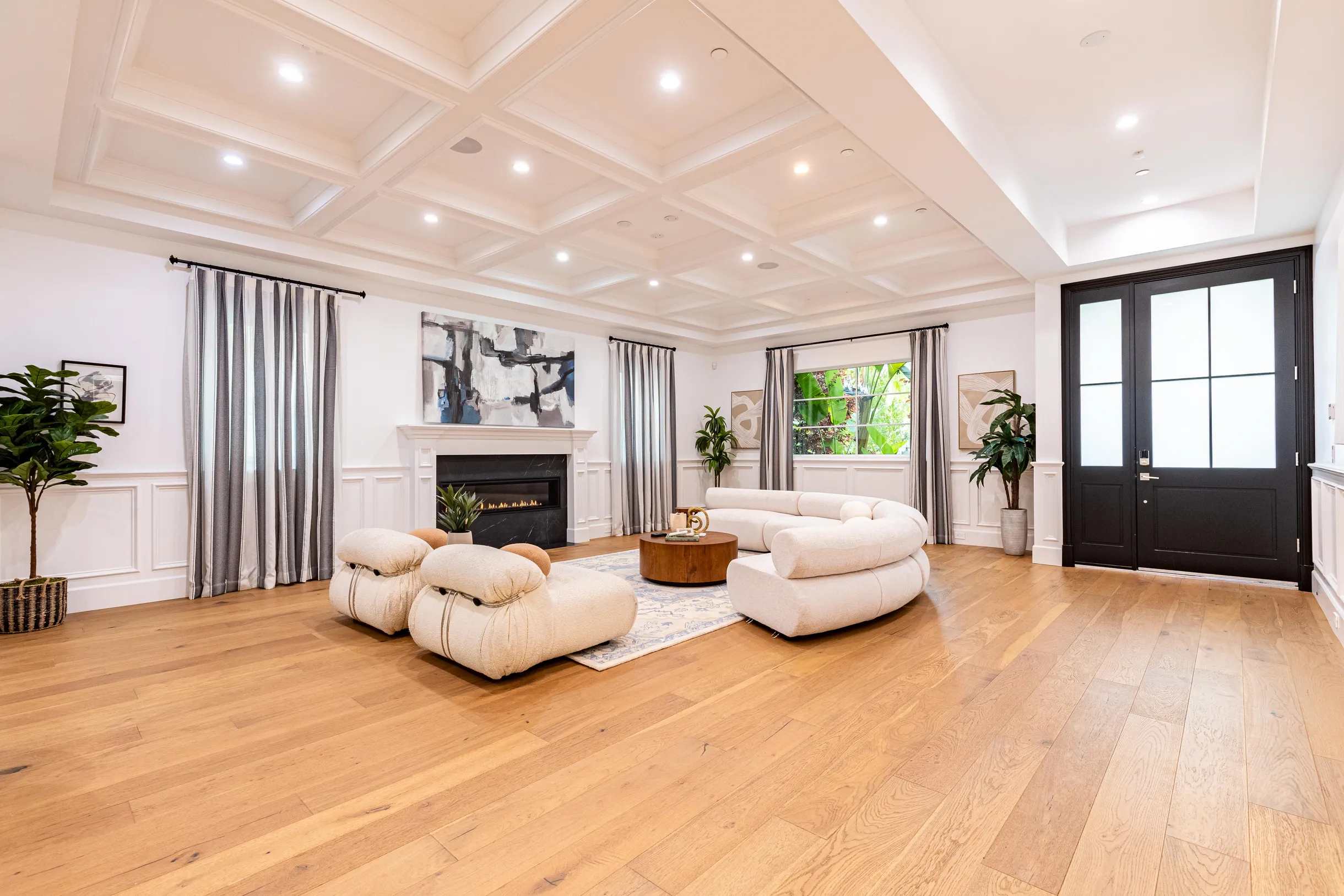 Wander Tarzana Retreat #47