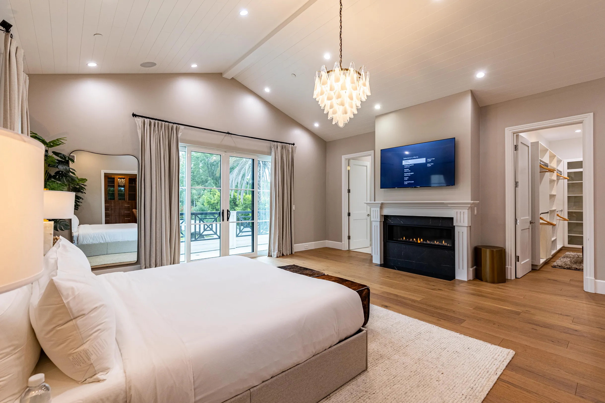 Wander Tarzana Retreat #48