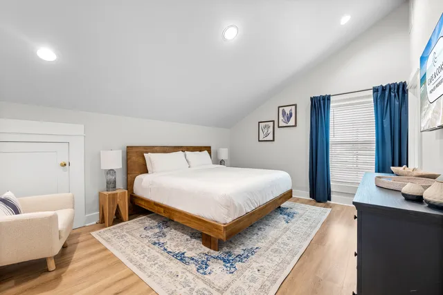 Bedroom 5 image 1