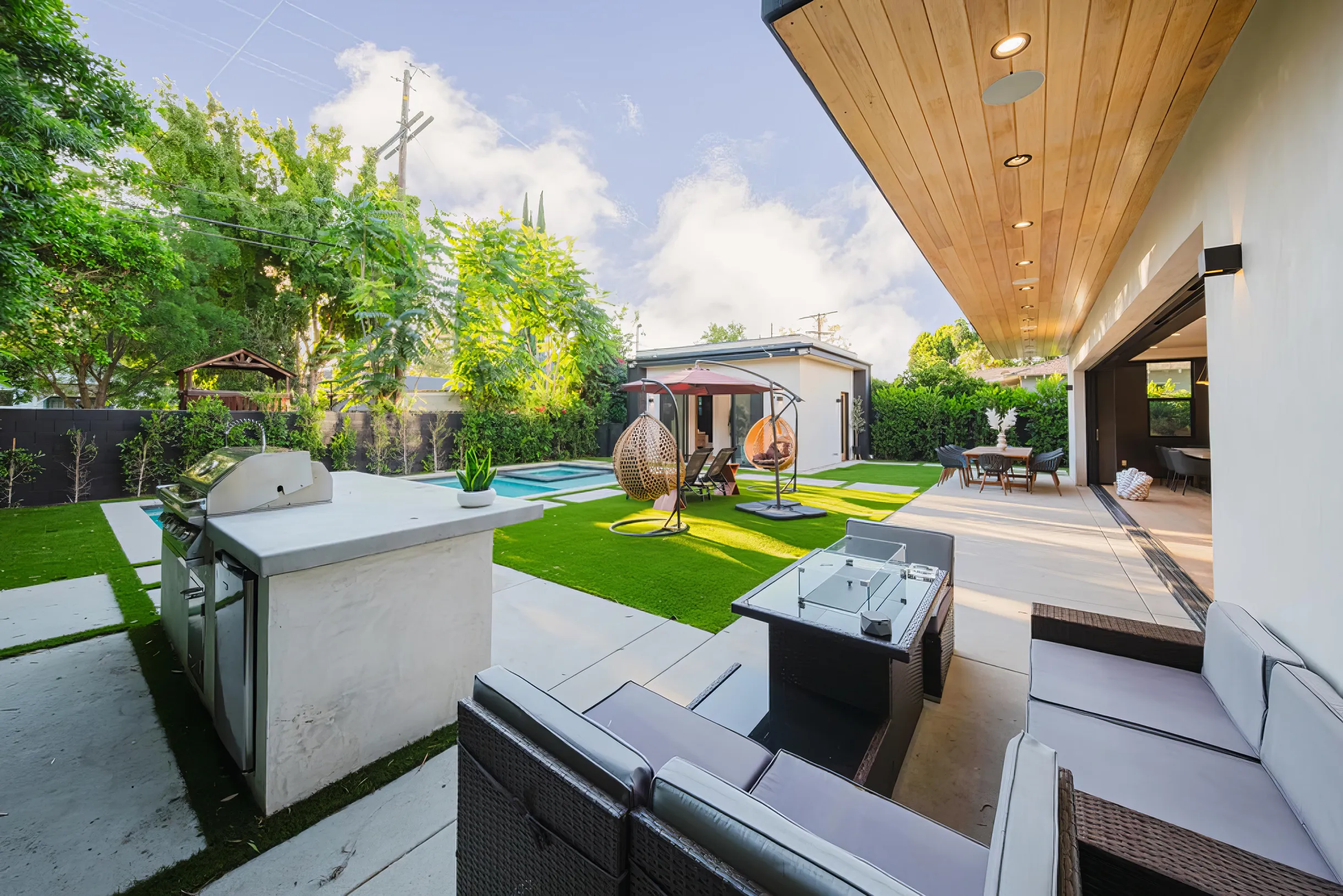 Wander Sherman Oaks Villa #72