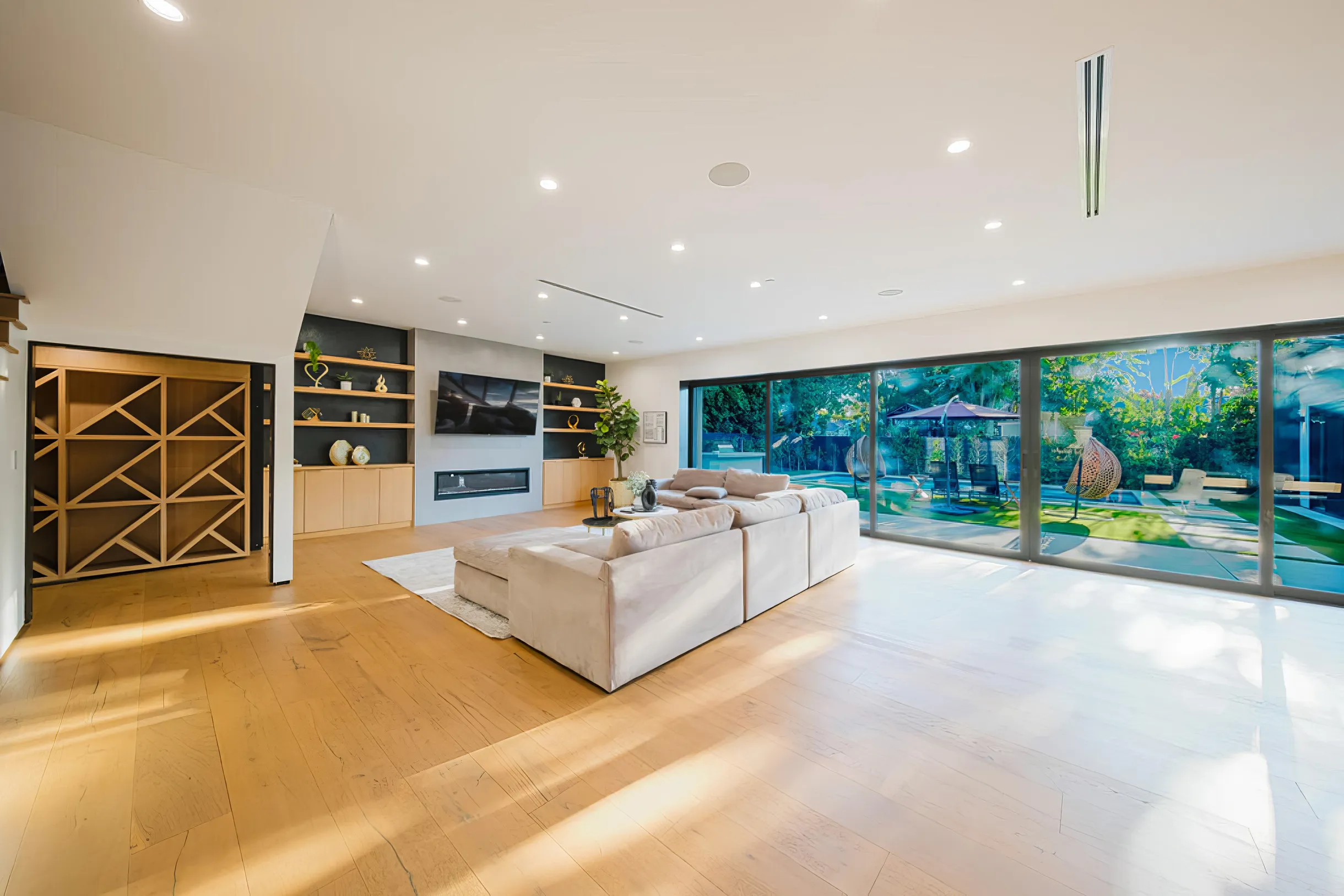 Wander Sherman Oaks Villa #49