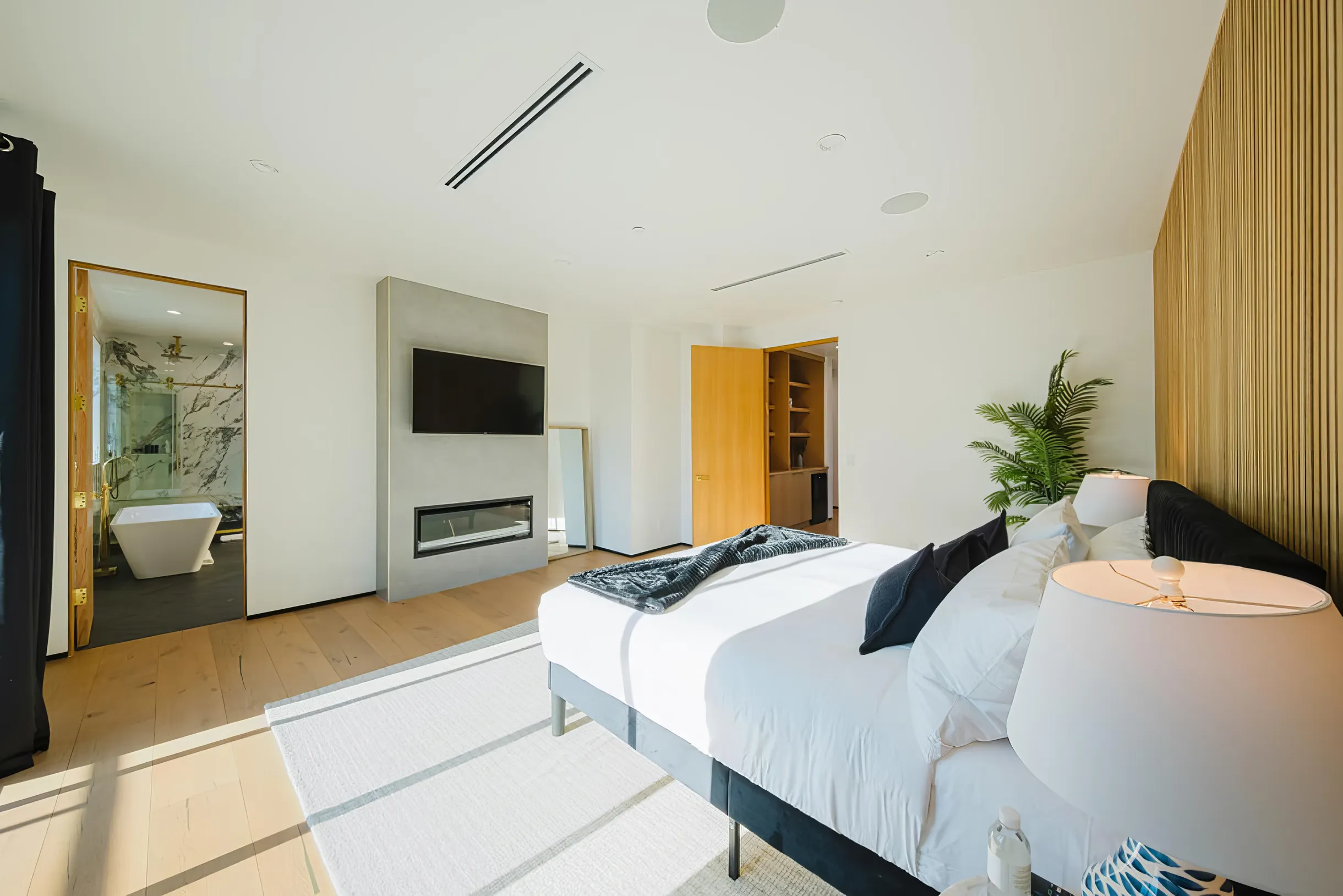 Wander Sherman Oaks Villa #51