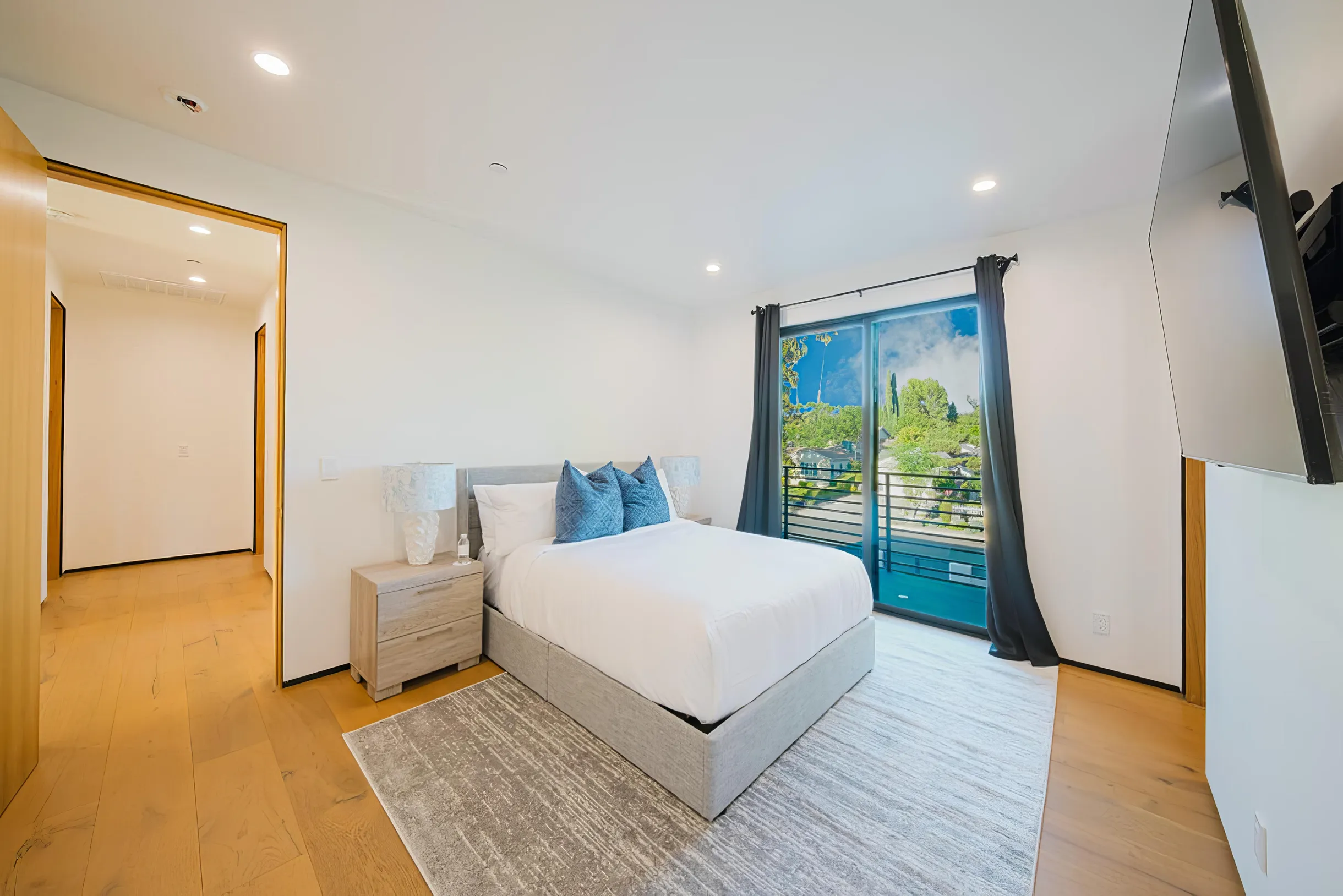 Wander Sherman Oaks Villa #12