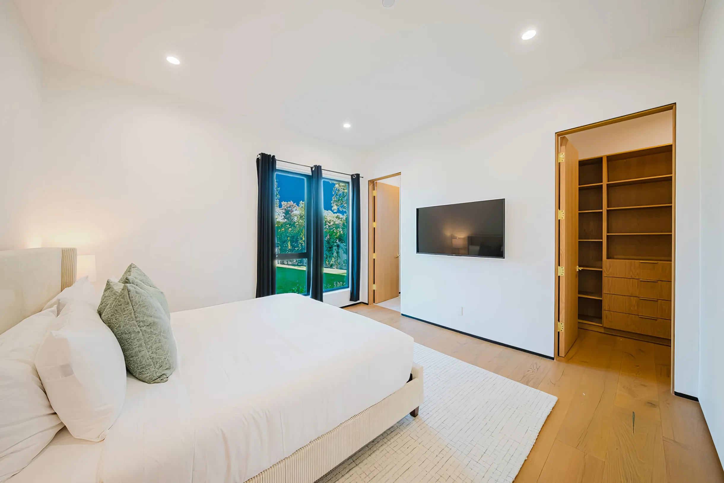 Wander Sherman Oaks Villa #28