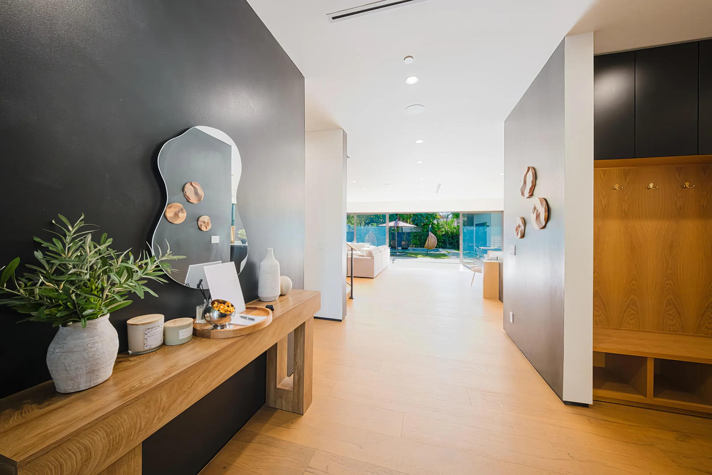 Wander Sherman Oaks Villa #32