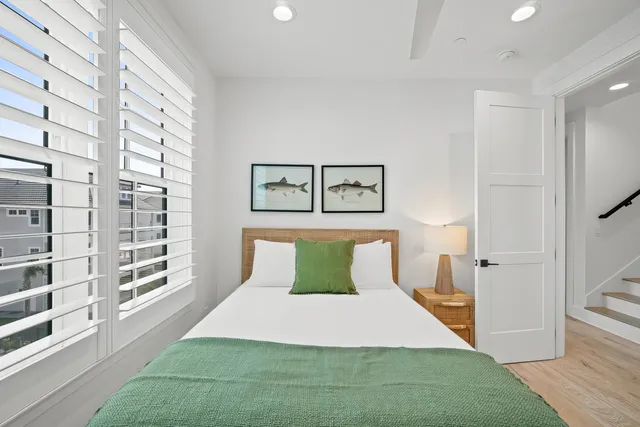 Bedroom 4 image 1