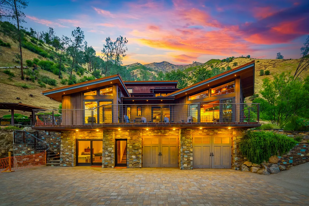 Wander Yosemite Valley