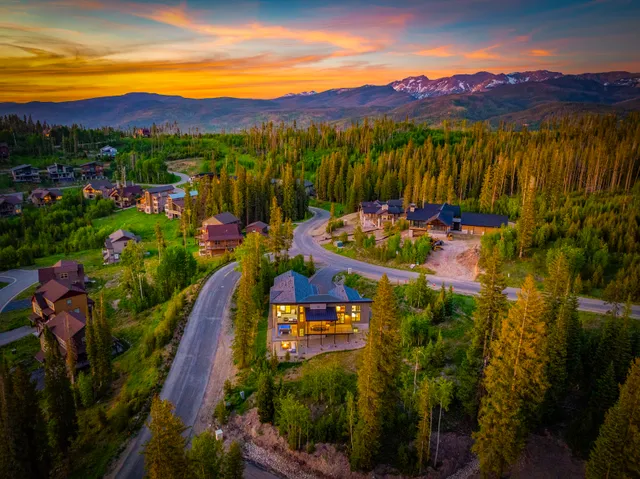 Wander Winter Park Grove