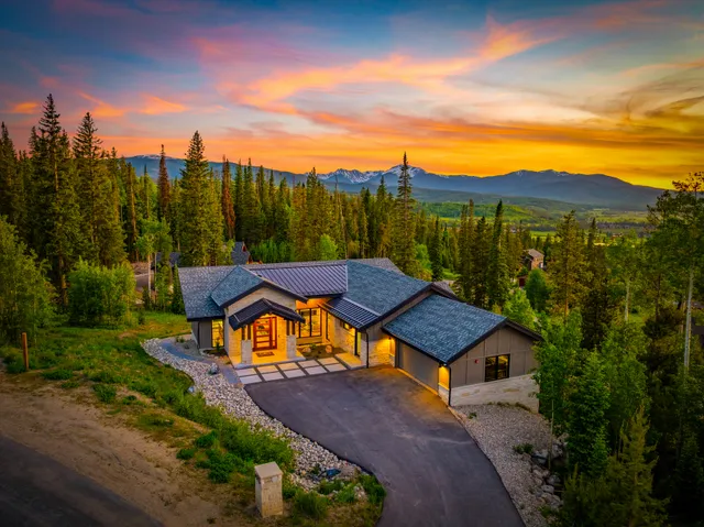 Wander Winter Park Grove