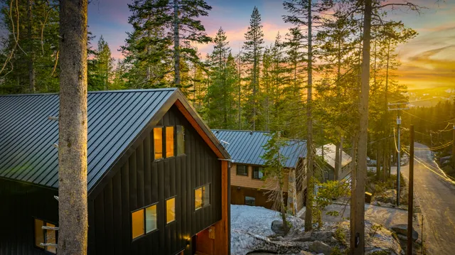 Wander Donner Summit