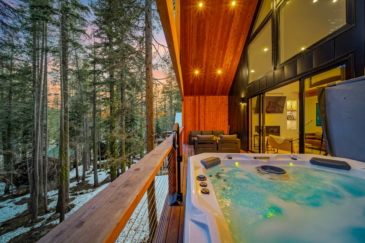 Wander Donner Summit