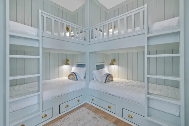 Bedroom 5 image 1