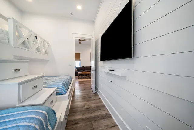 Bunk Bedroom image 1