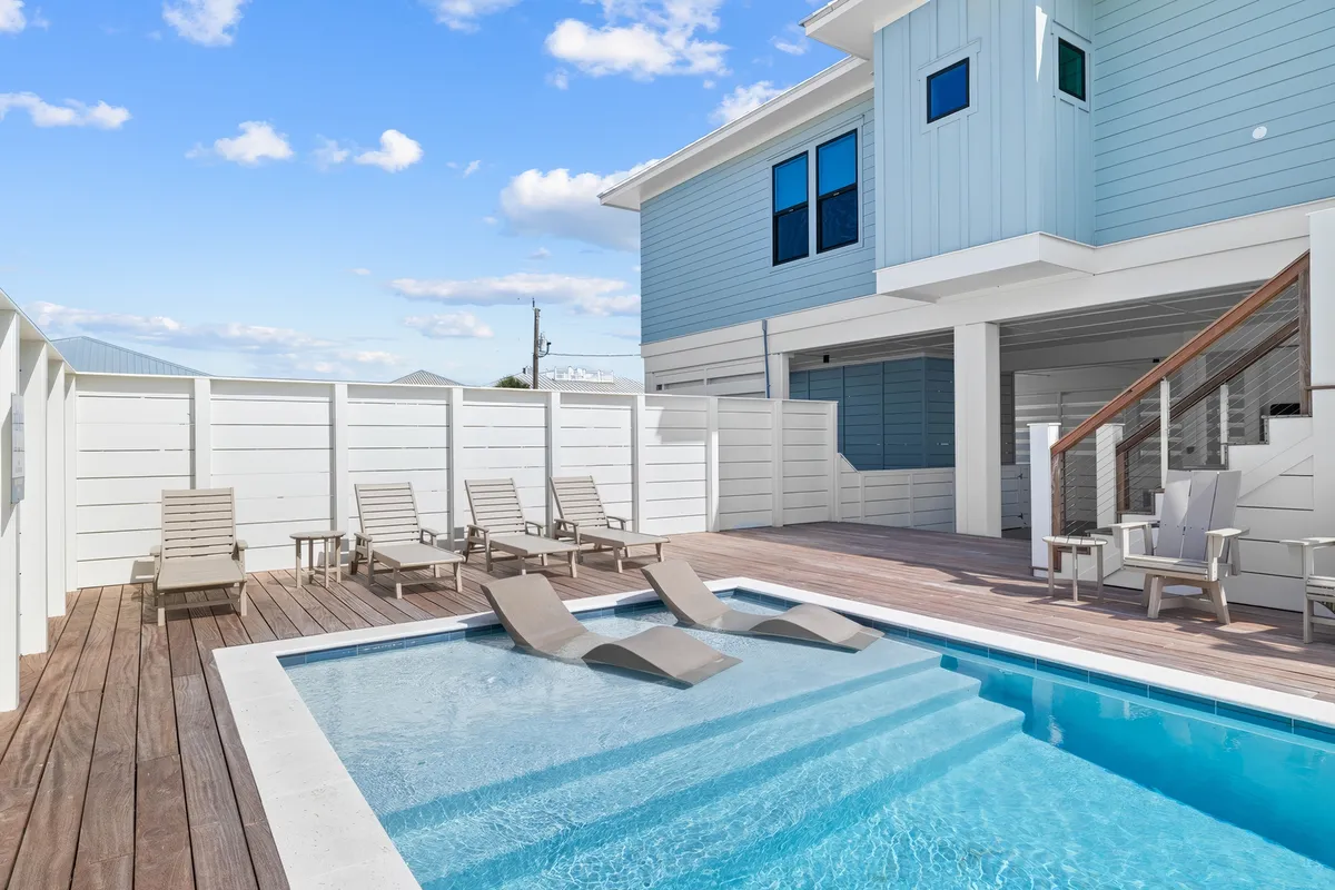 Wander St. George Beach Glass