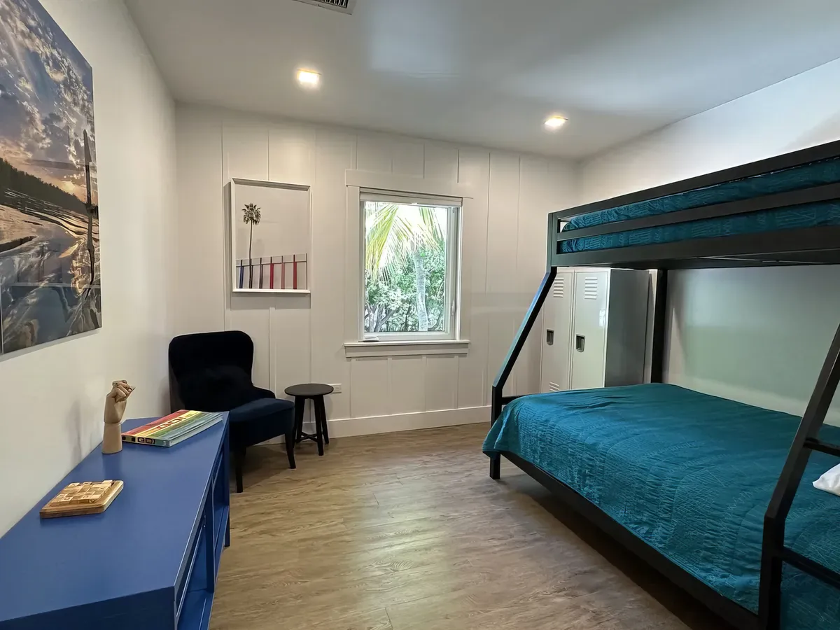 Bunk Bedroom image