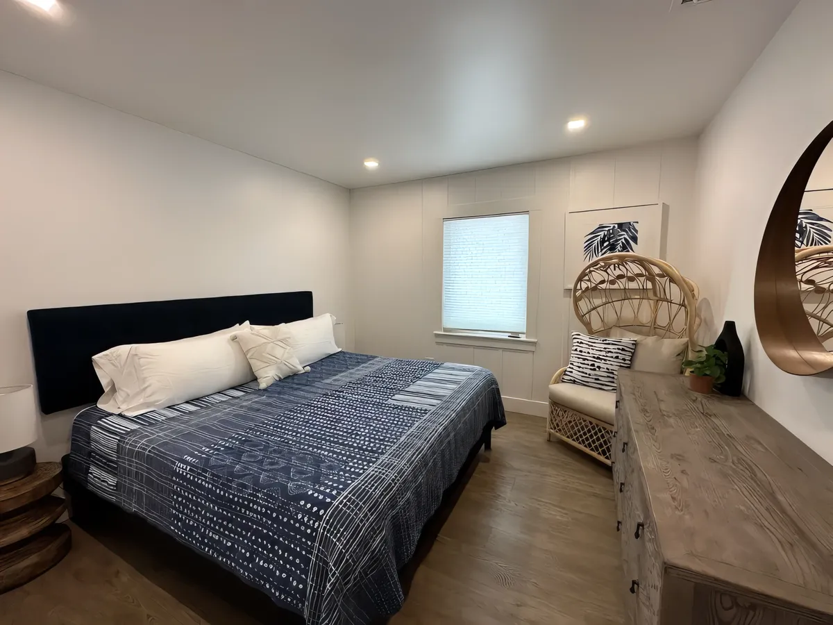 Bedroom 5 image