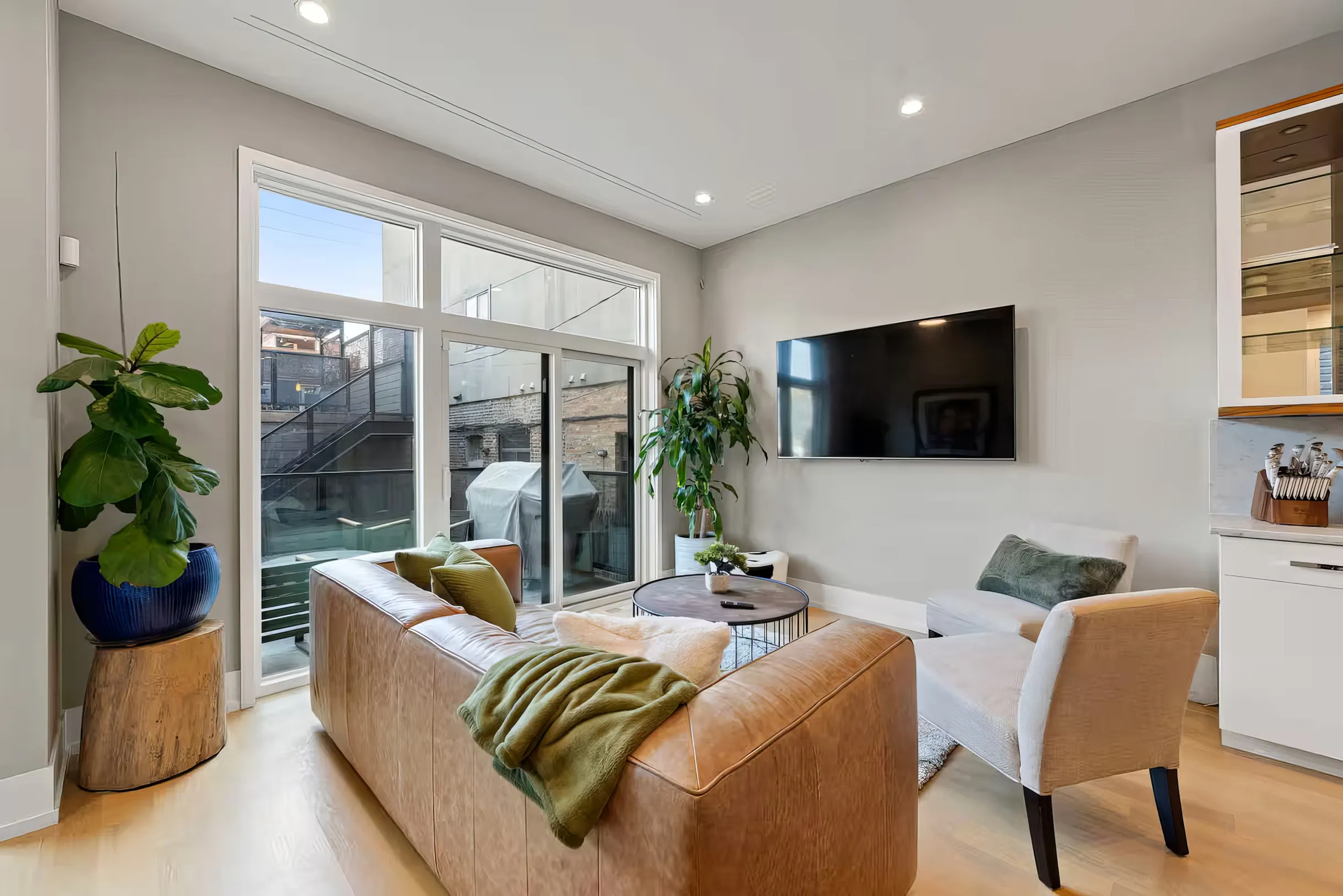 Wander Chicago Modern #24