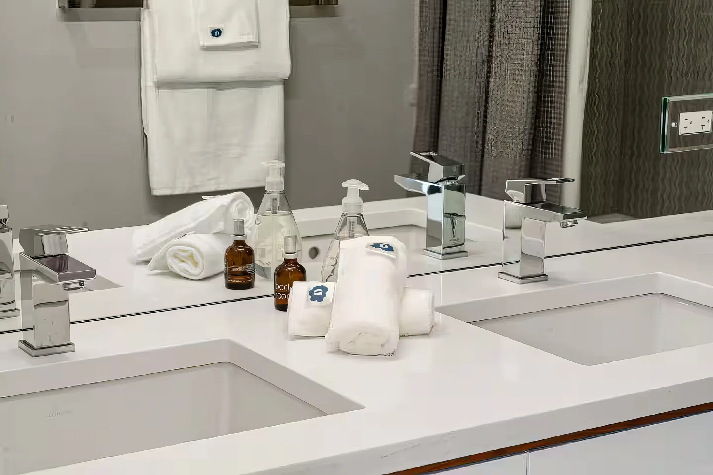 Wander Chicago Modern #25