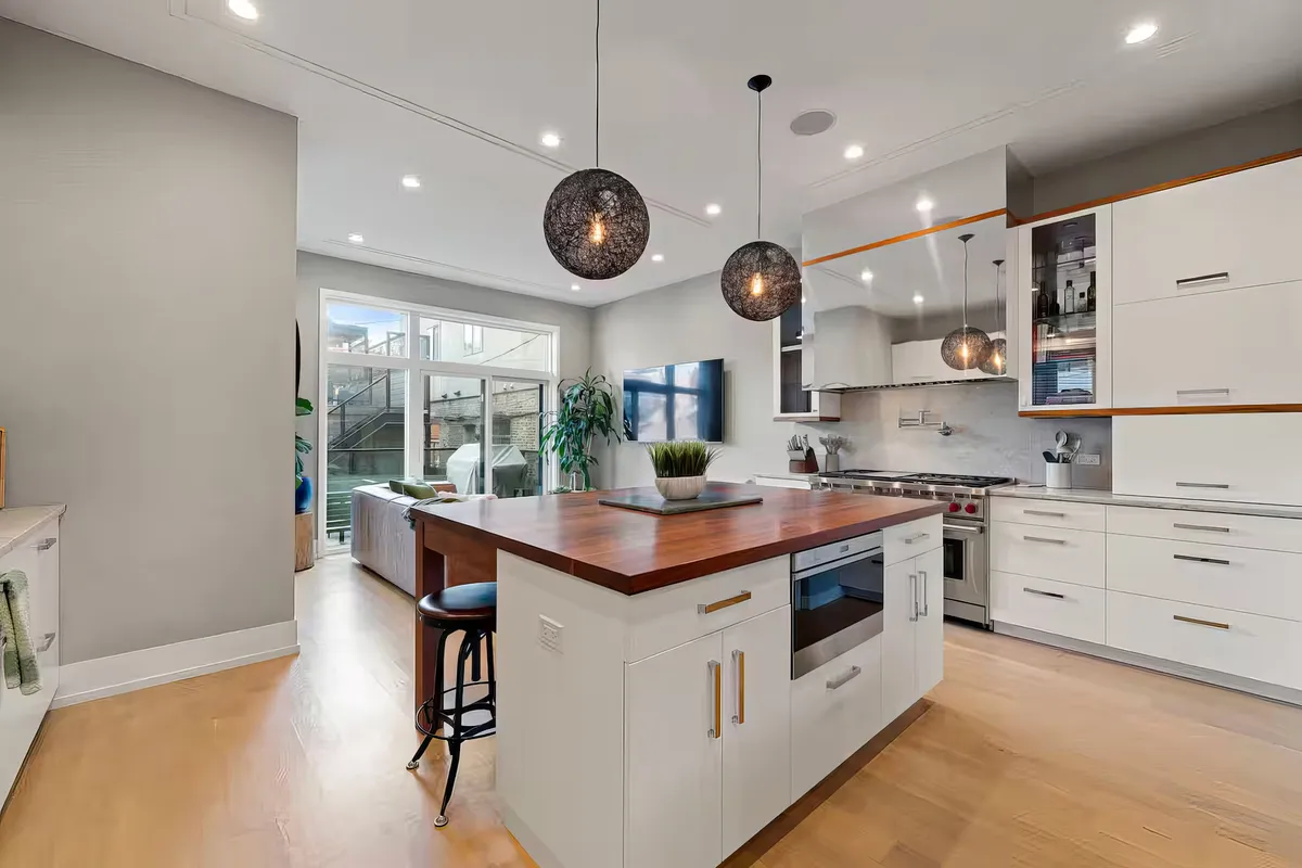 Wander Chicago Modern