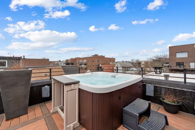 Wander Chicago Sky #2