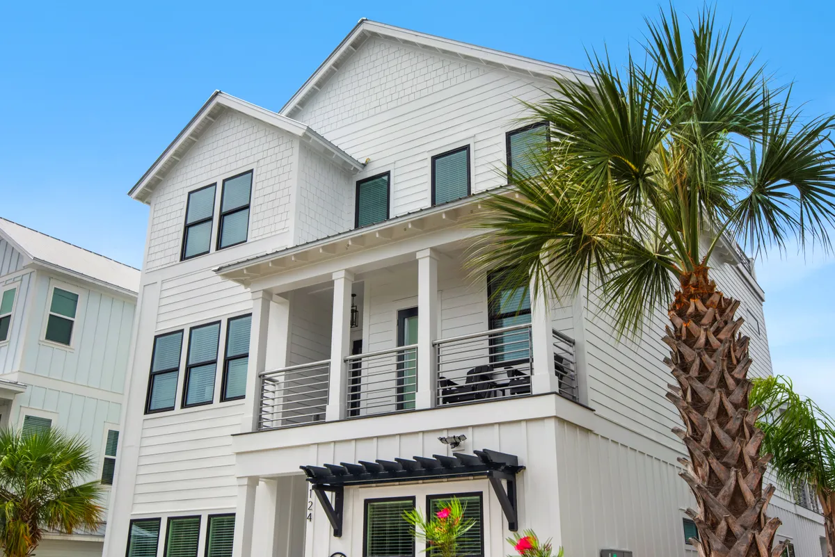 Wander Miramar Beach Emerald